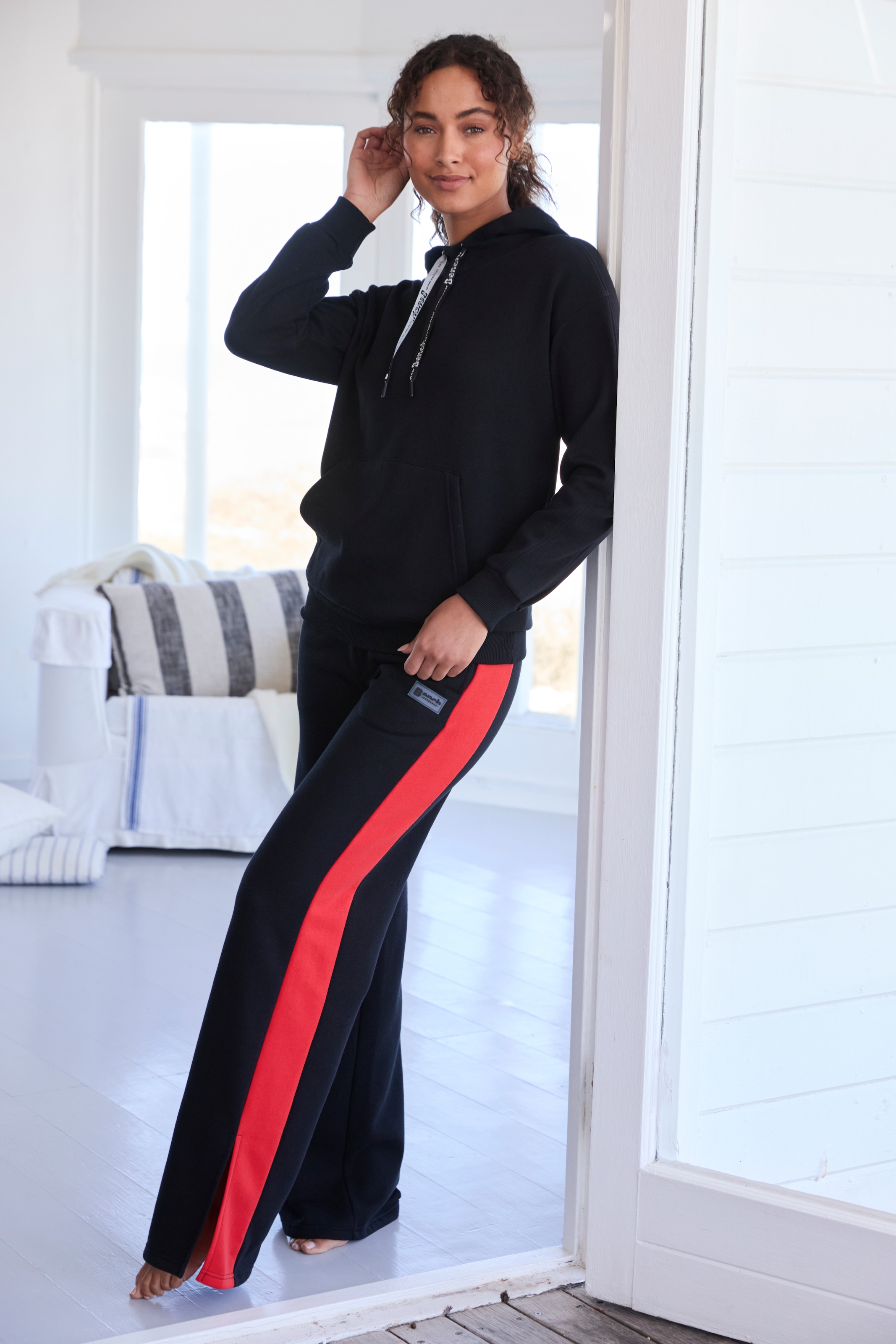 Bench. Loungewear Loungehose, mit Seitenschlitzen am Beinsaum und Silikon L günstig online kaufen