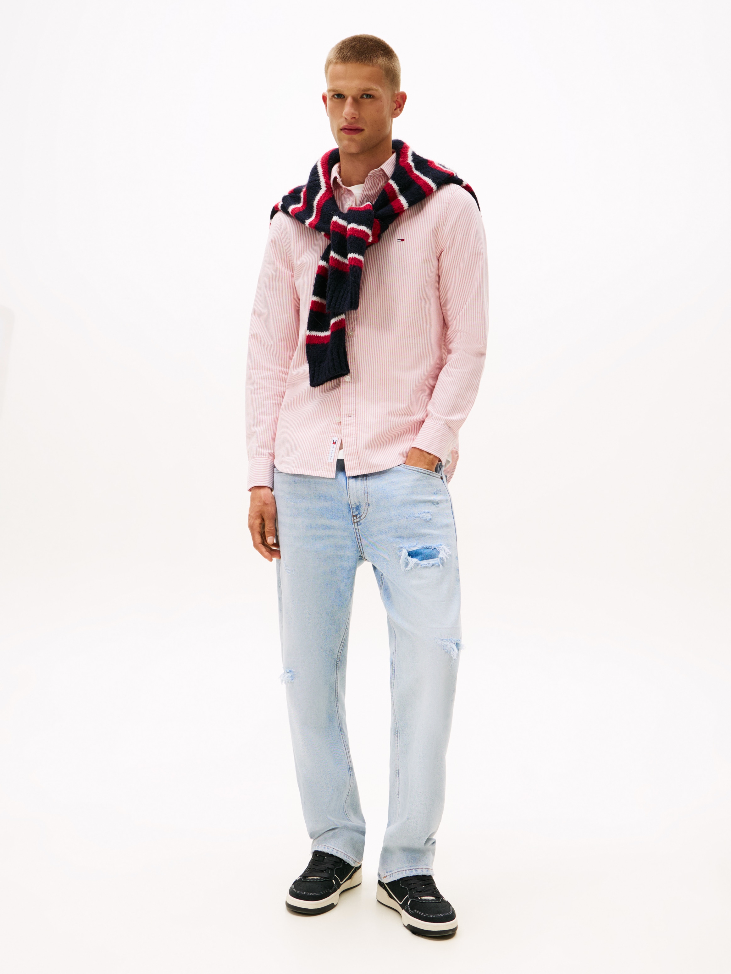 Tommy Jeans Langarmhemd »TJM SLIM STRIPE OXFORD SHIRT EXT«, Mit Button-Down-Kragen