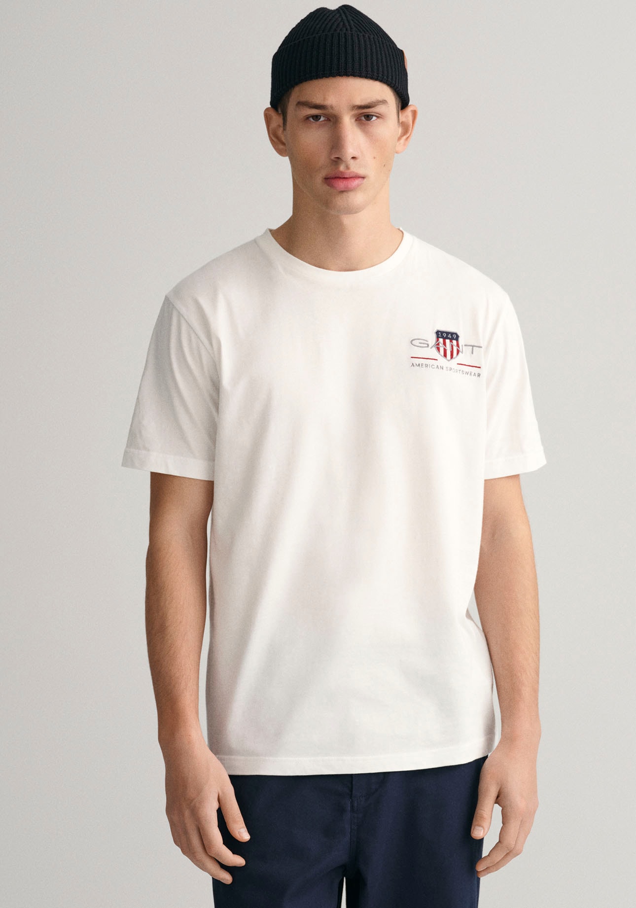Gant T-Shirt »REG ARCHIVE SHIELD EMB SS T-SHIRT«, von dem Archiv aus den 1980er-Jahren inspiriert
