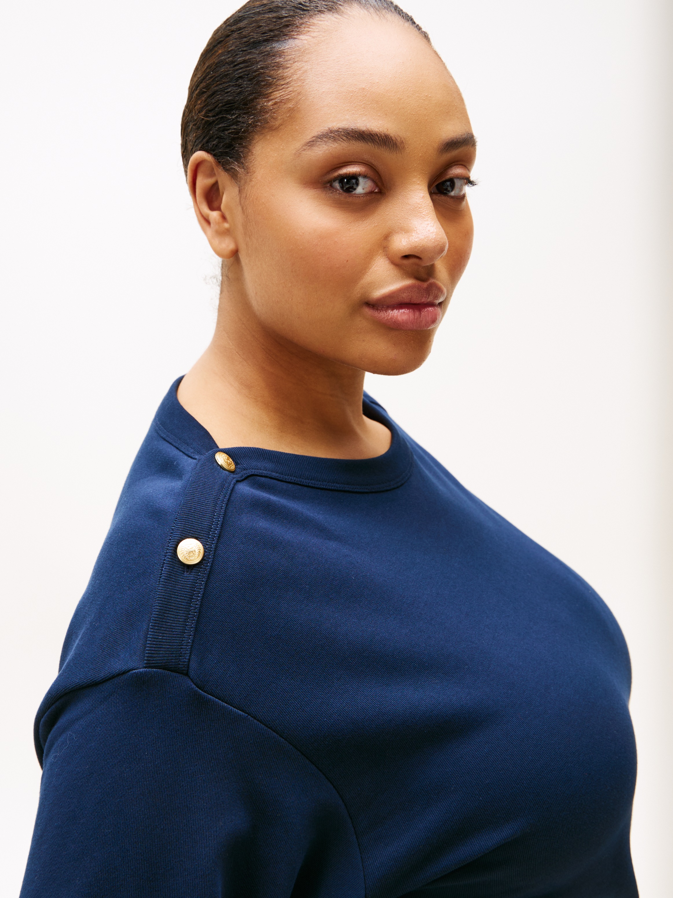 Tommy Hilfiger Curve Sweatshirt "CRV GOLD BTN BOAT-NK SWTSHRT", in Großen G günstig online kaufen