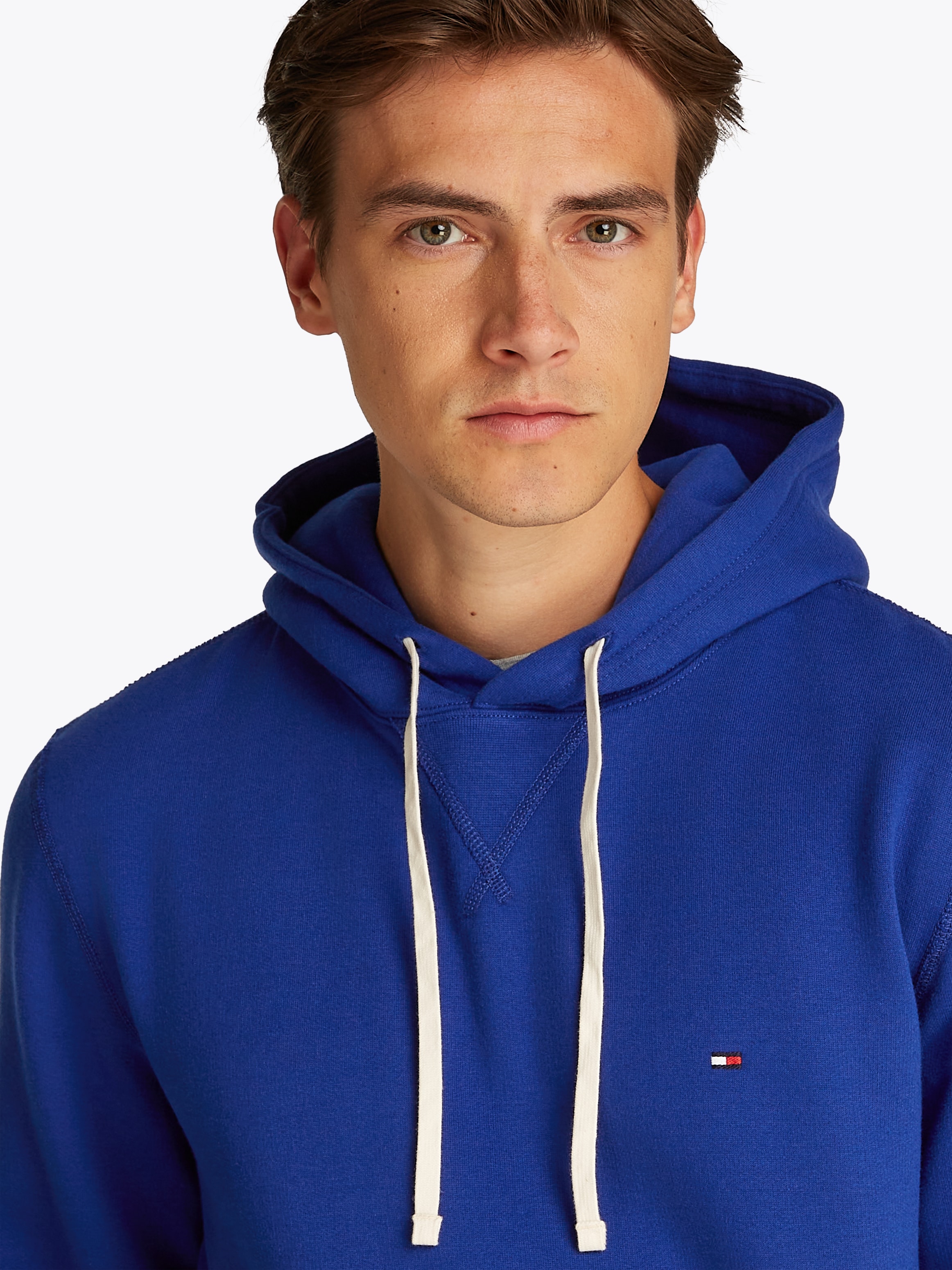 Tommy Hilfiger Hoodie »ESS SEASONAL FLEECE HOODY«, mit Logostickerei
