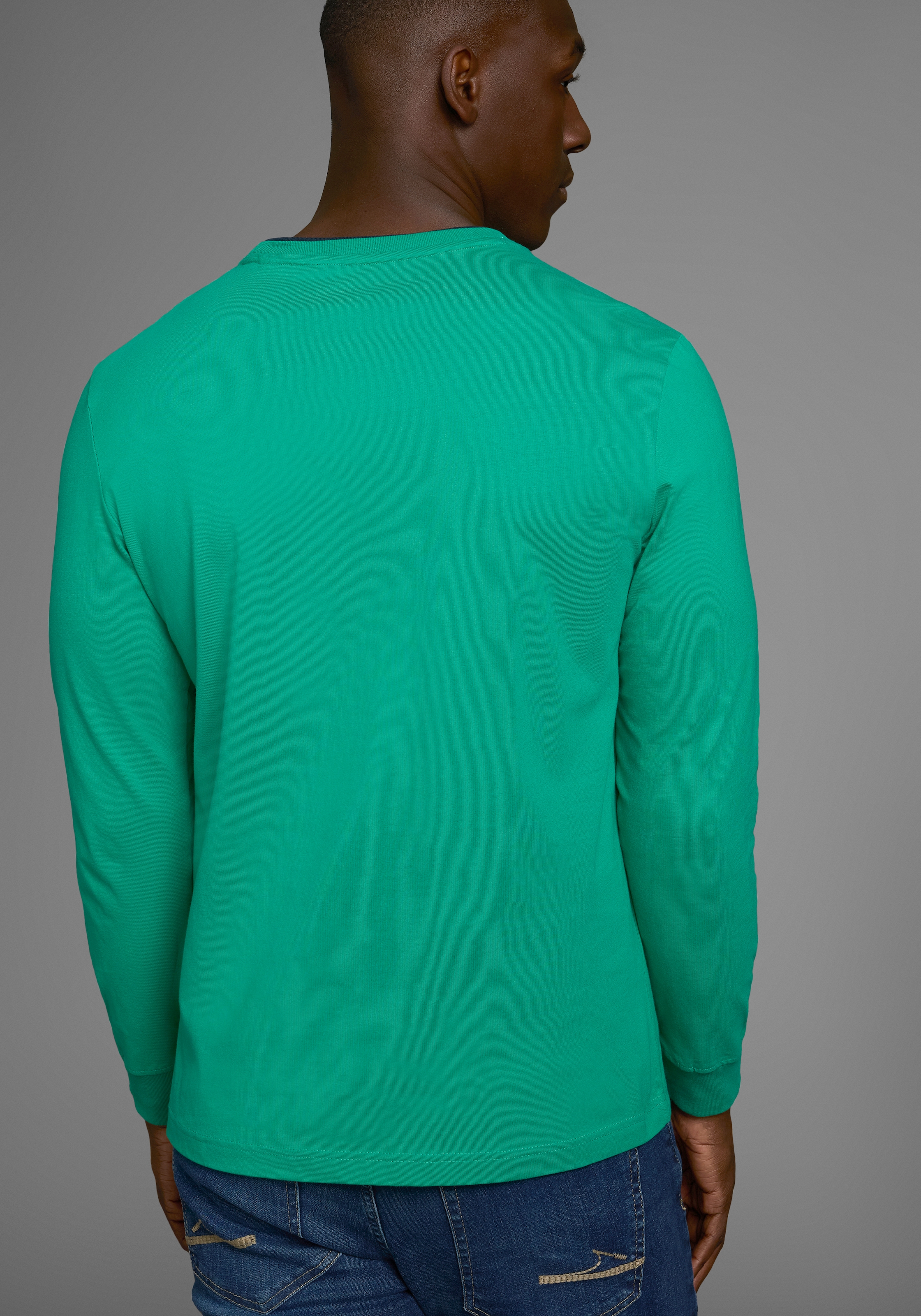 DELMAO Langarmshirt, mit modernem Print - NEUE KOLLEKTION