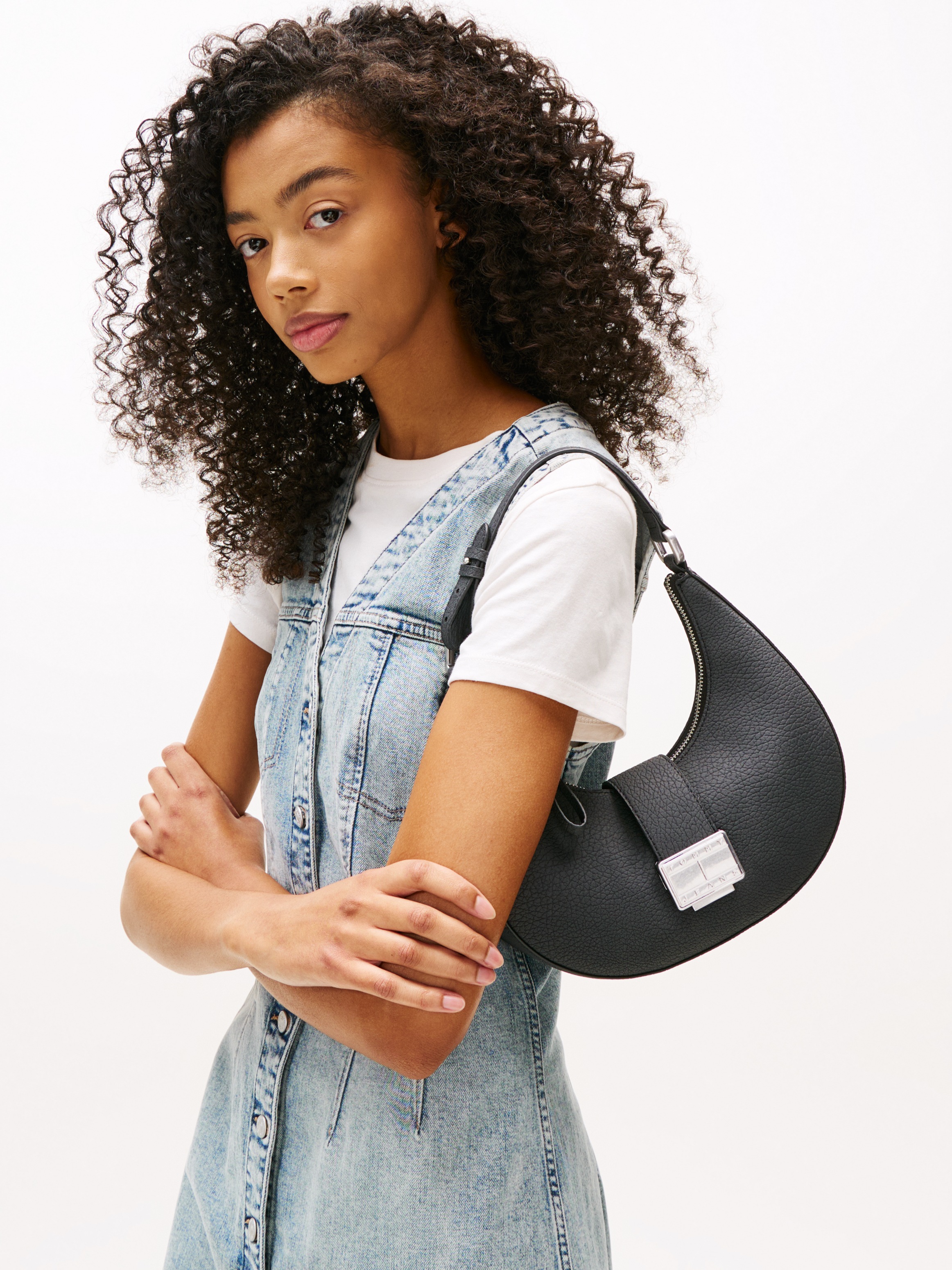 Tommy Jeans Schultertasche "TJW CRUSH SHOULDER BAG", Damen Hobo, Umhängetas günstig online kaufen