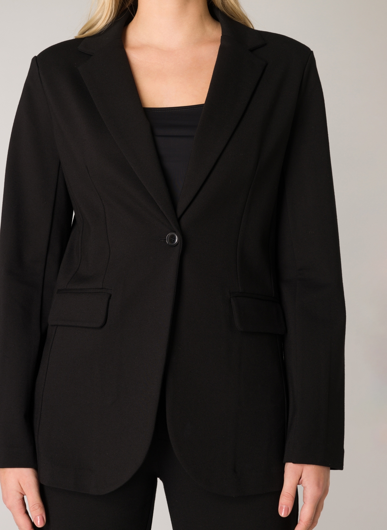 Base Level Jerseyblazer mit V-Ausschnitt und Knopf