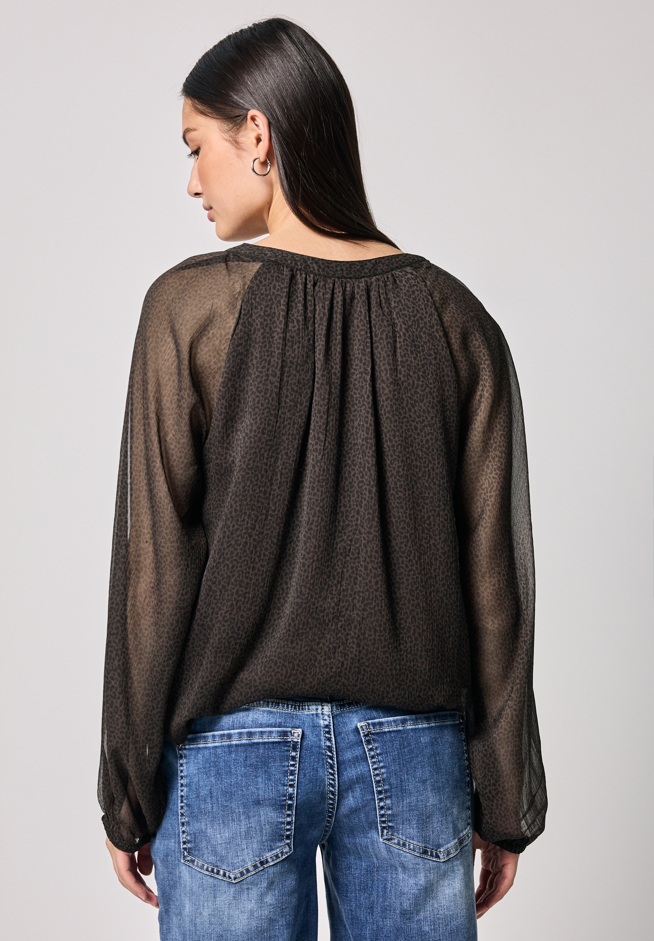 STREET ONE STUDIO Chiffonbluse, mit Rundhalsausschnitt