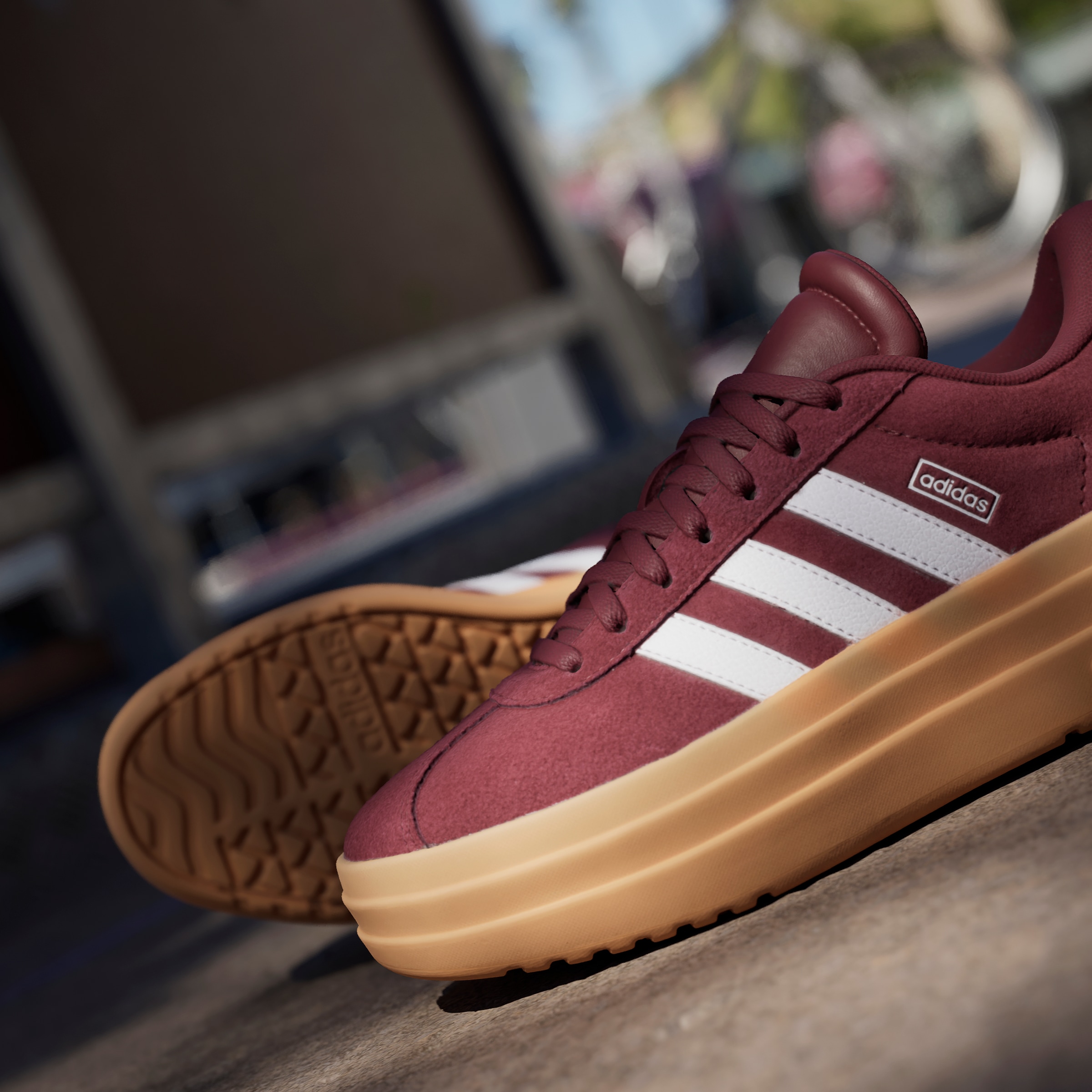 adidas Sportswear Sneaker »VL COURT BOLD LIFESTYLE KIDS«, Design auf den Spuren des adidas Gazelle Bold