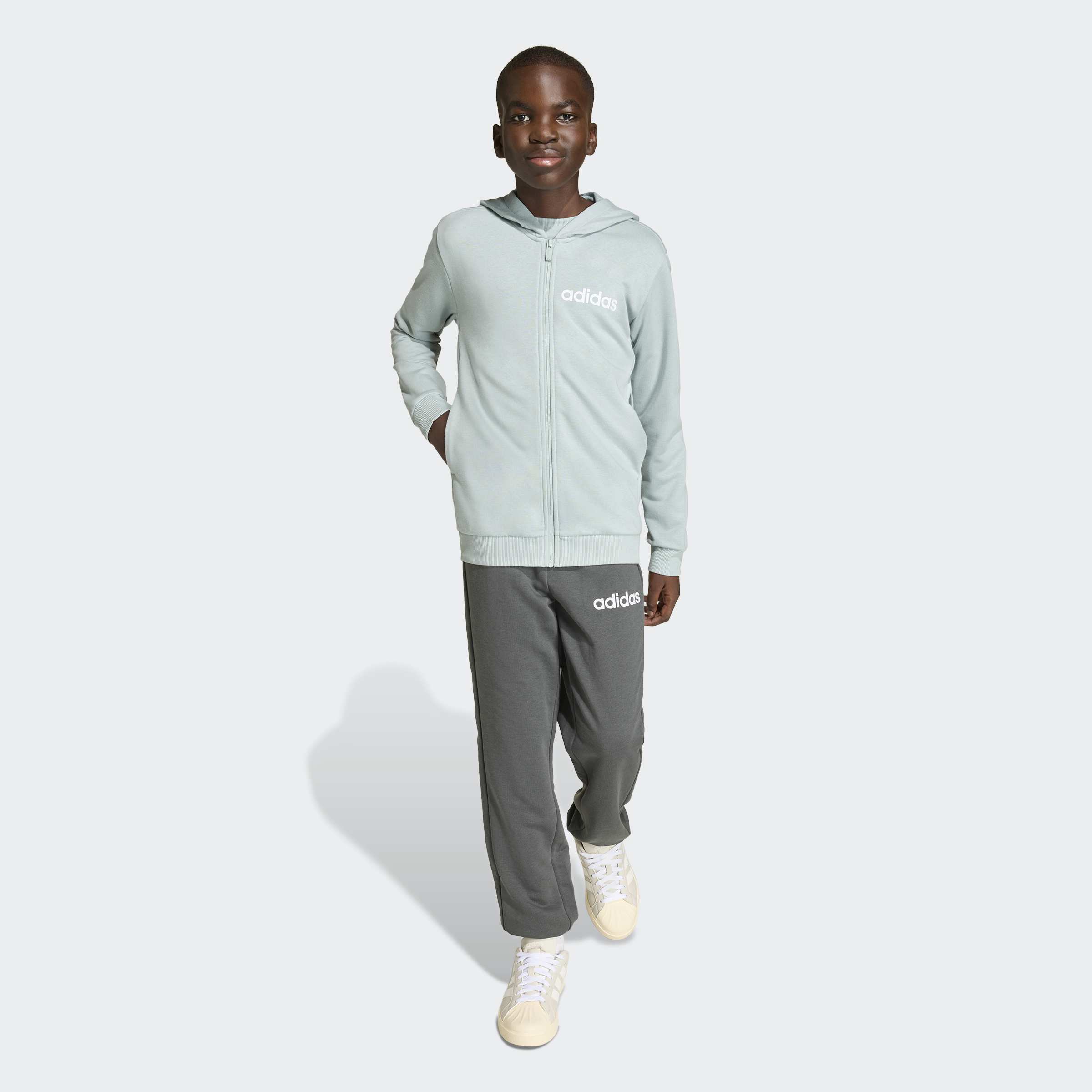 adidas Sportswear "ESSENTIALS KINDER" 2 tlg. zweiteilig, aus Baumwolle und Polyester, weiches French Terry