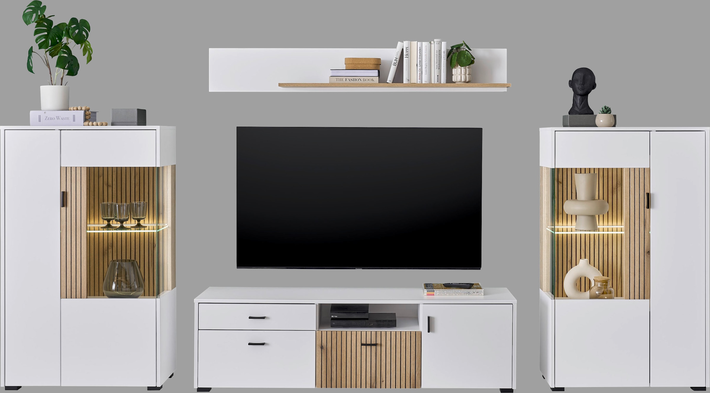 INOSIGN Wohnwand »HUDSON«, (Set, 4 St.), mit moderner Rillenoptik, Griffe aus Metall (Schwarz), Breite 320 cm