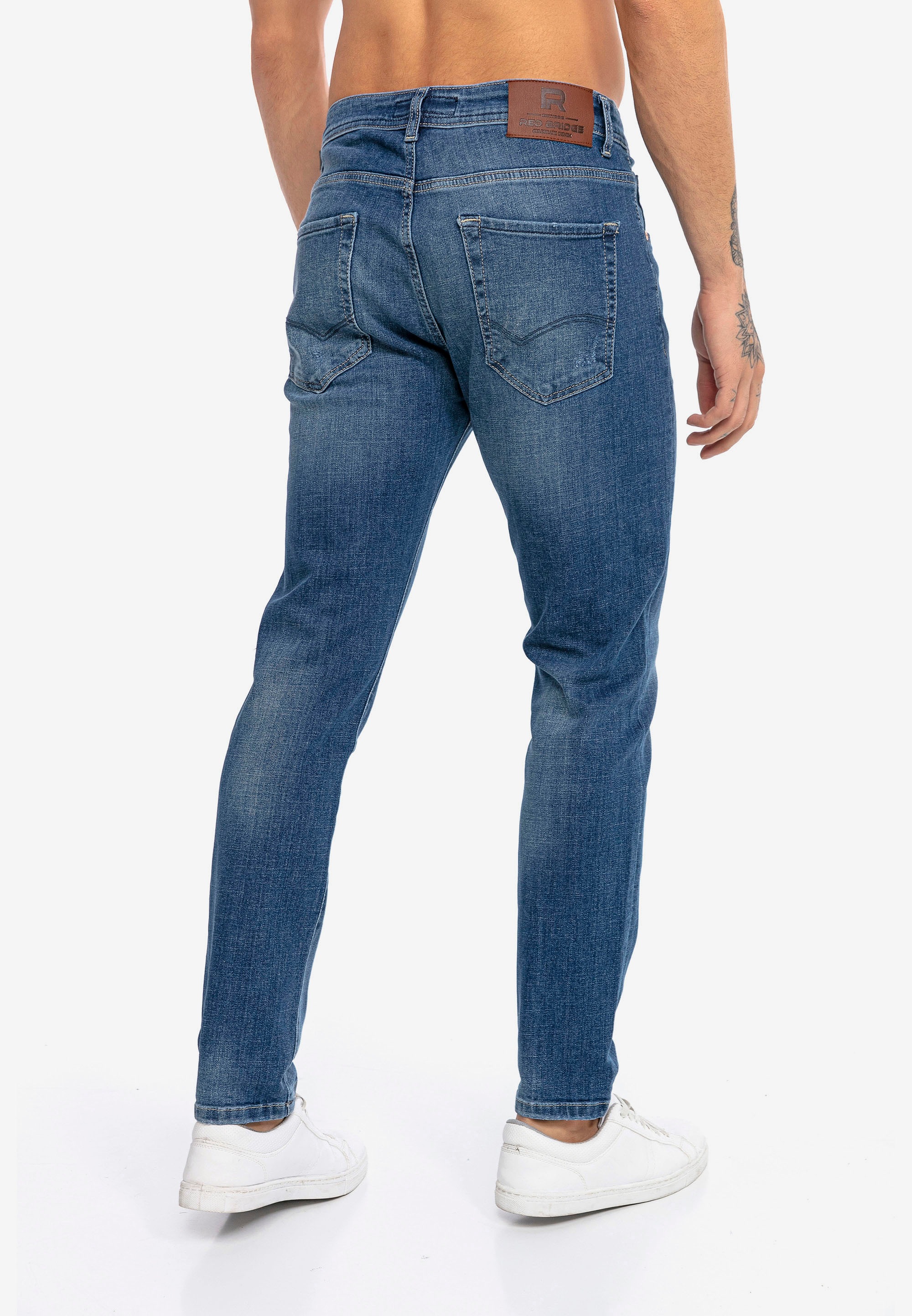 RedBridge Slim-fit-Jeans »Newport News Faded Wave«, mit cooler Waschung