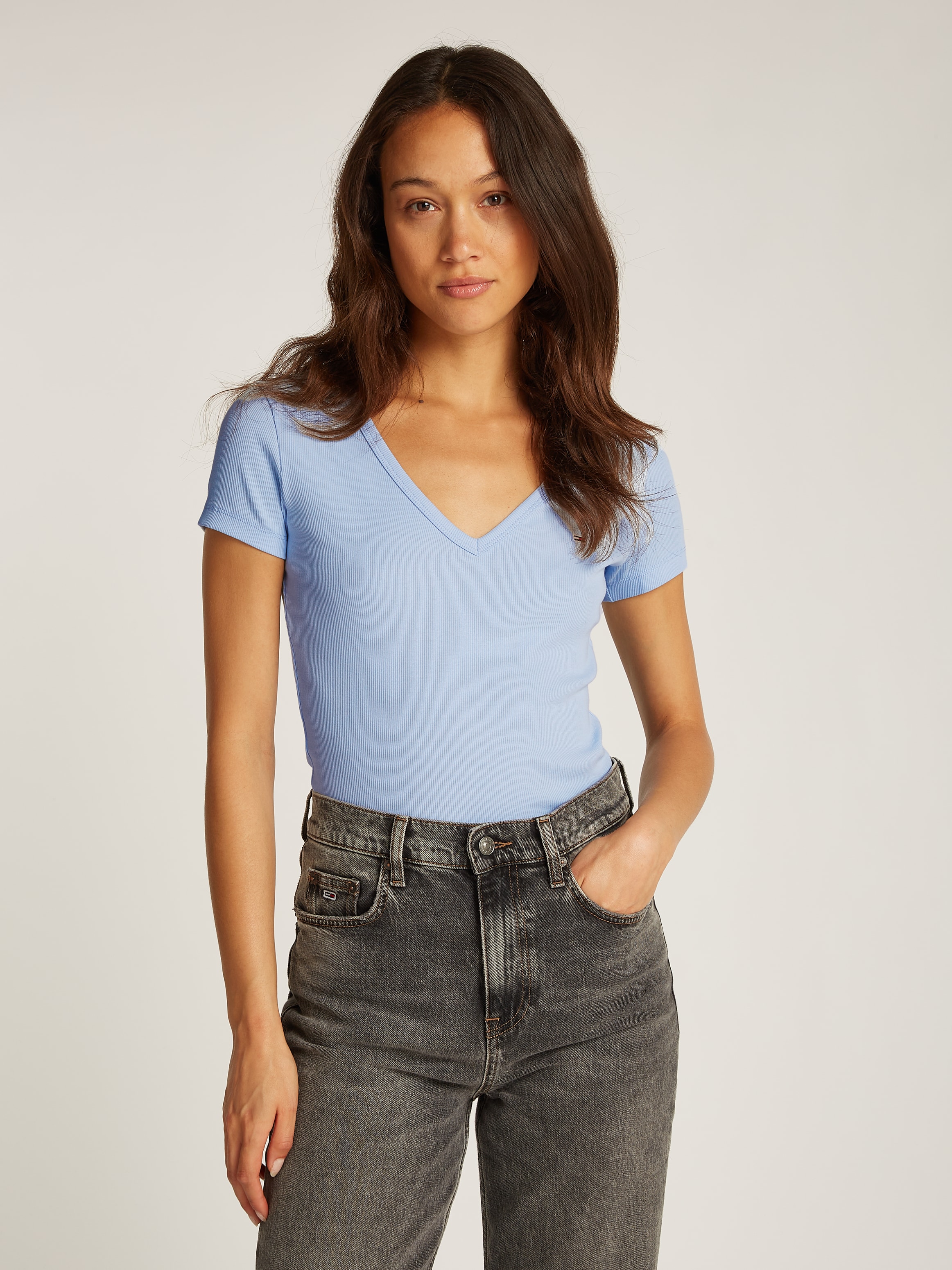 Tommy Jeans Kurzarmshirt "TJW SLIM ESSENTIAL RIB V SS", in gerippter Strukt günstig online kaufen