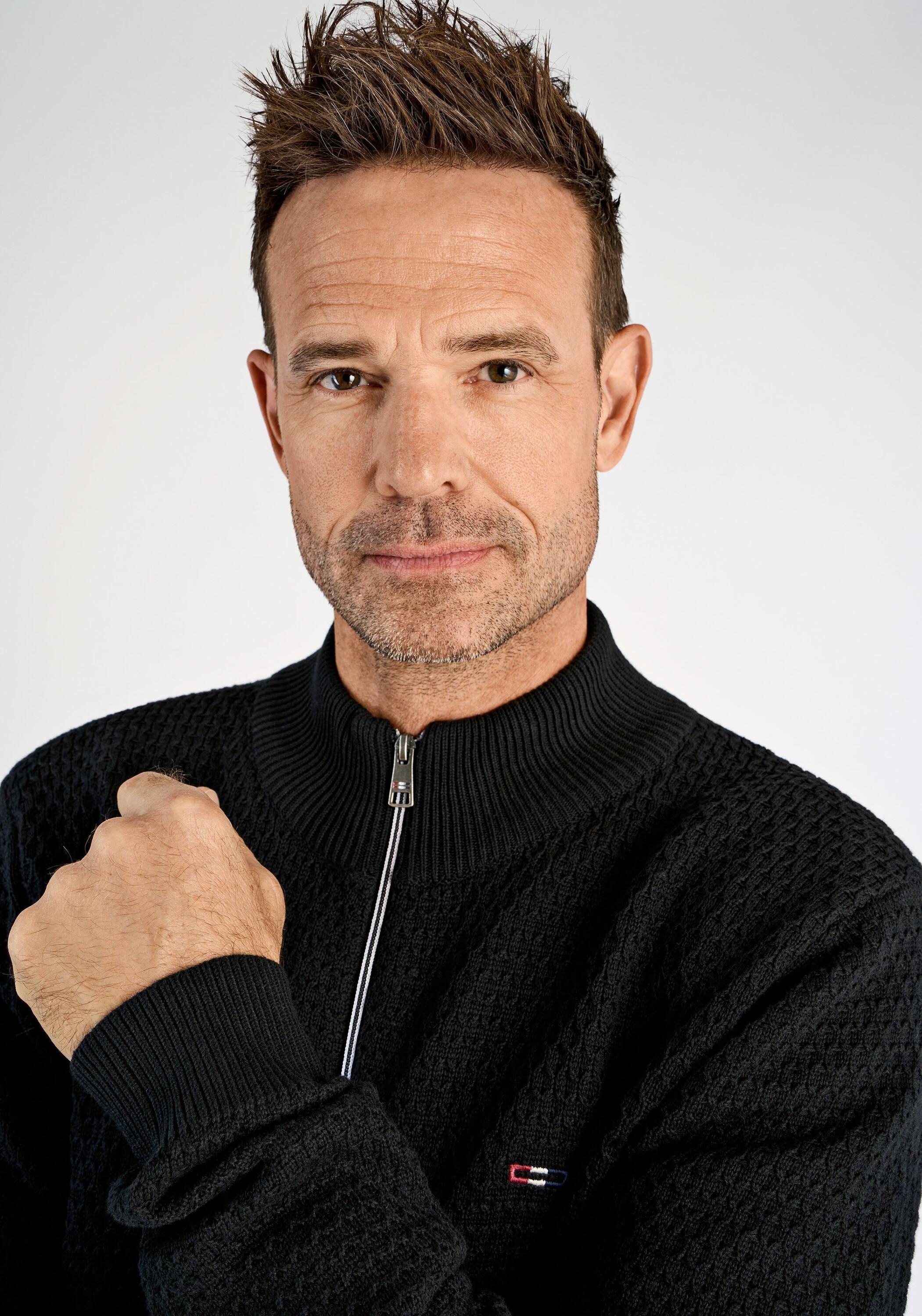 Thumbnail - BISON Cardigan "BISON Cardigan"