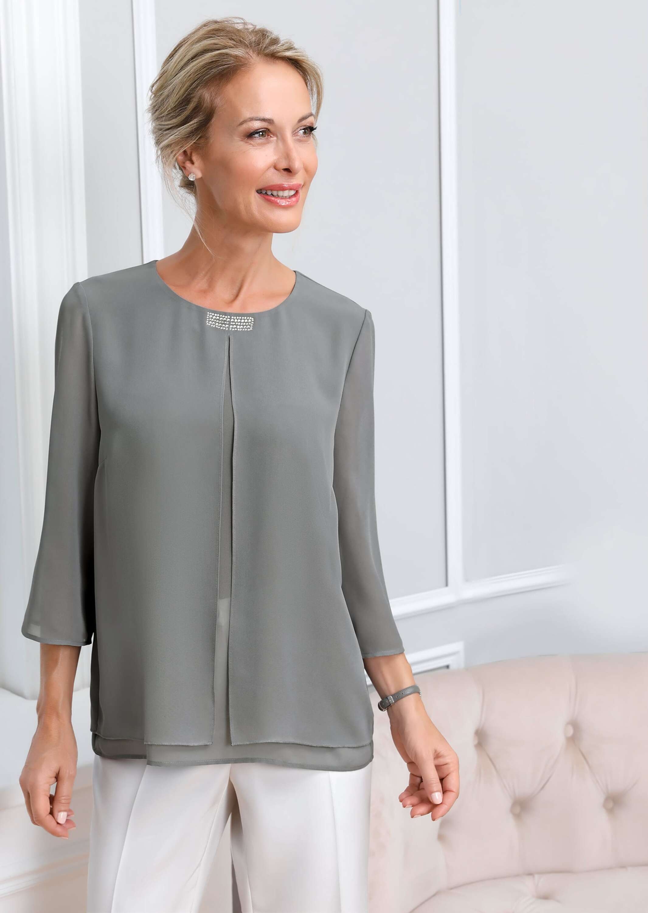 GOLDNER Kurzarmbluse »Kurzgröße Luftige Bluse mit funkelnden Glitzersteinchen«