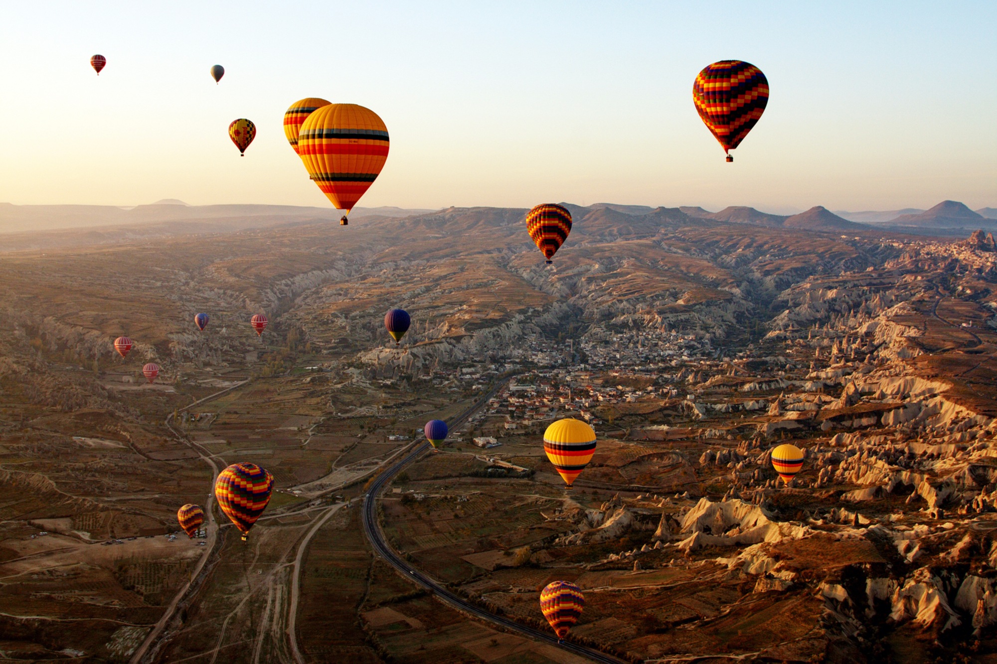 queence Leinwandbild "Ballonfahrt", Heißluftballon, (1 St.), Akustikbild mit sehr guten Schallabsorptions-Eigenschaften