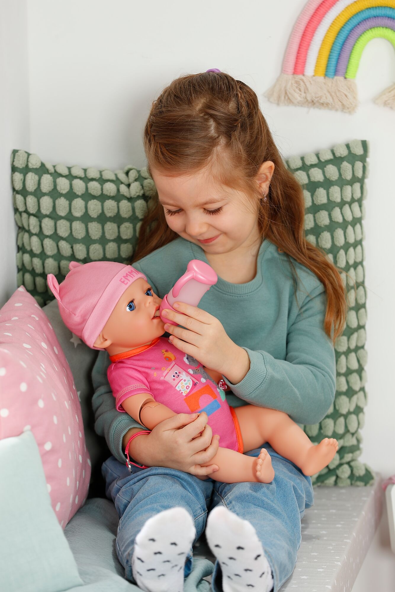 Baby Born Babypuppe »Emma Click & Play 43cm« mit Click-&-Play: Hält Fläschchen und Löffel selbst - ohne Batterien