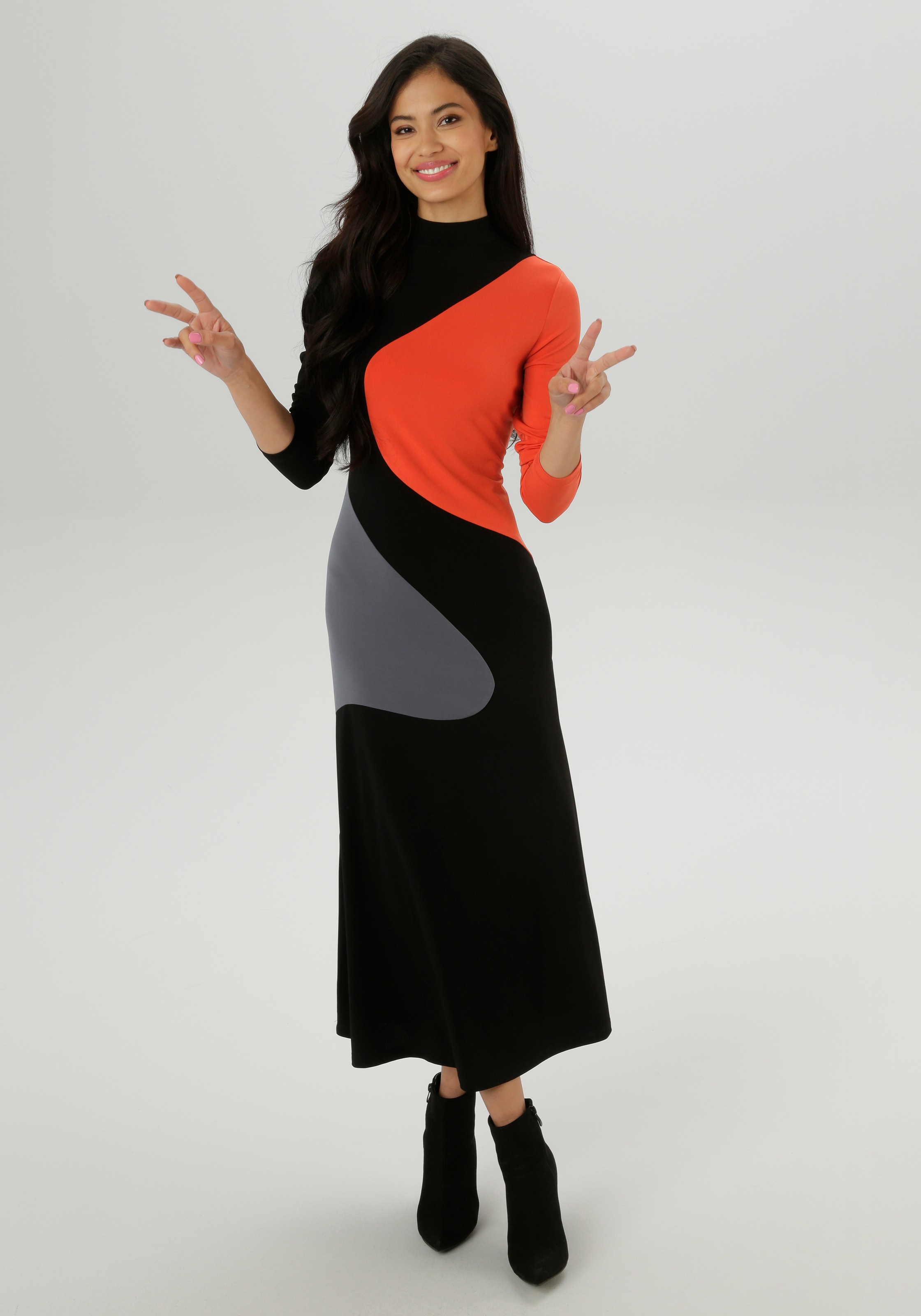 Aniston SELECTED Maxikleid mit asymmetrisch verlaufenden Farbeinsätze günstig online kaufen