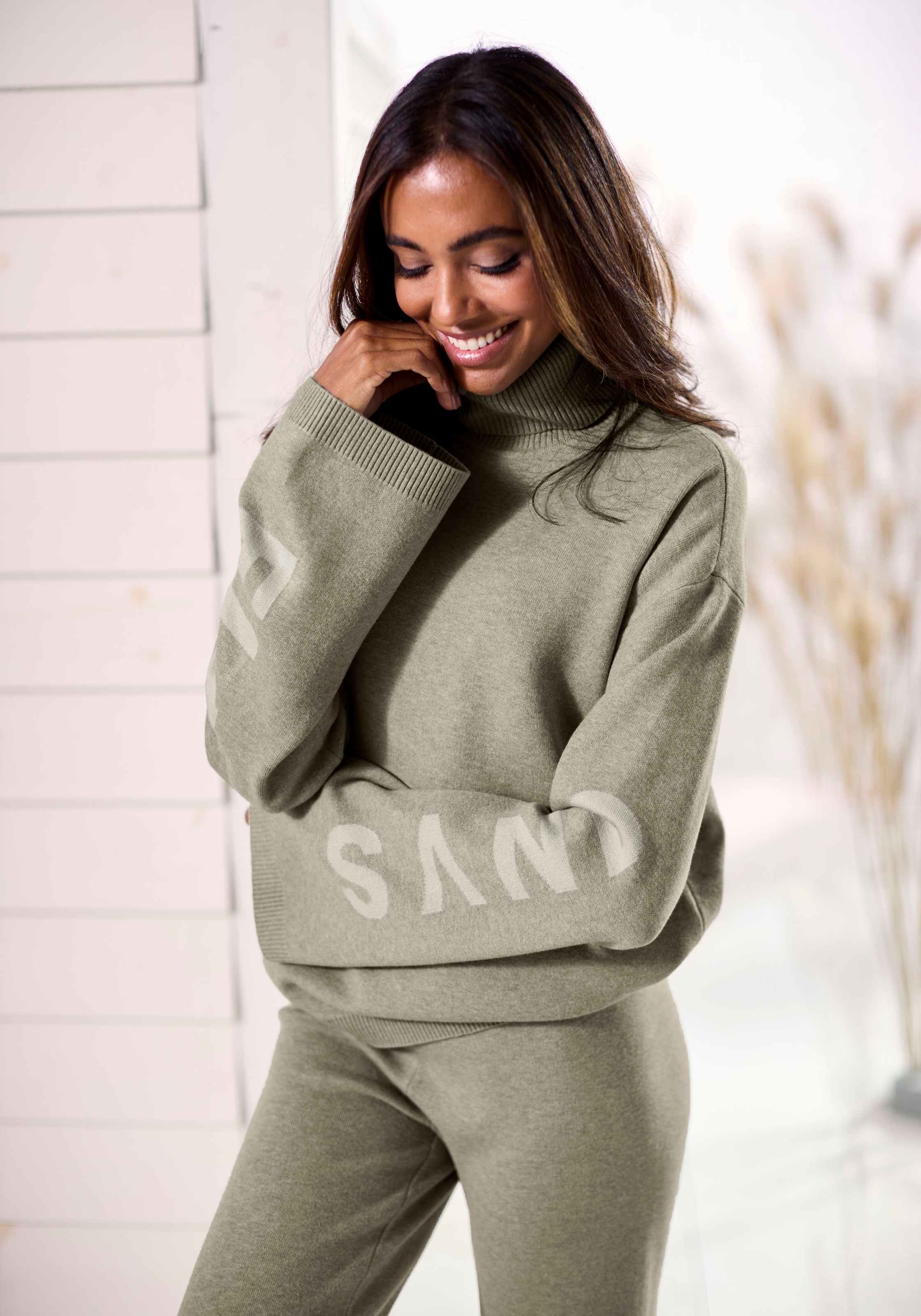 Sweater, Rollkragenpullover aus weichem Strick, Loungewear