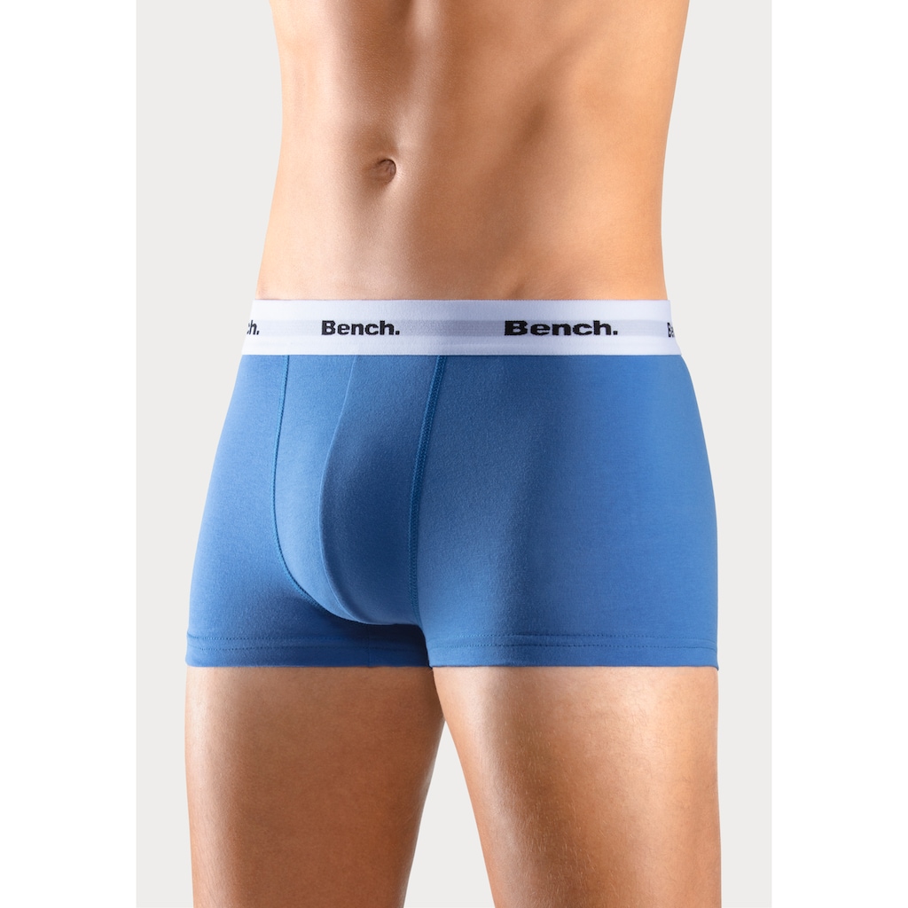 Bench. Boxershorts, (Packung, 4 St.), in Hipster-Form mit kontrastfarbenem Bund