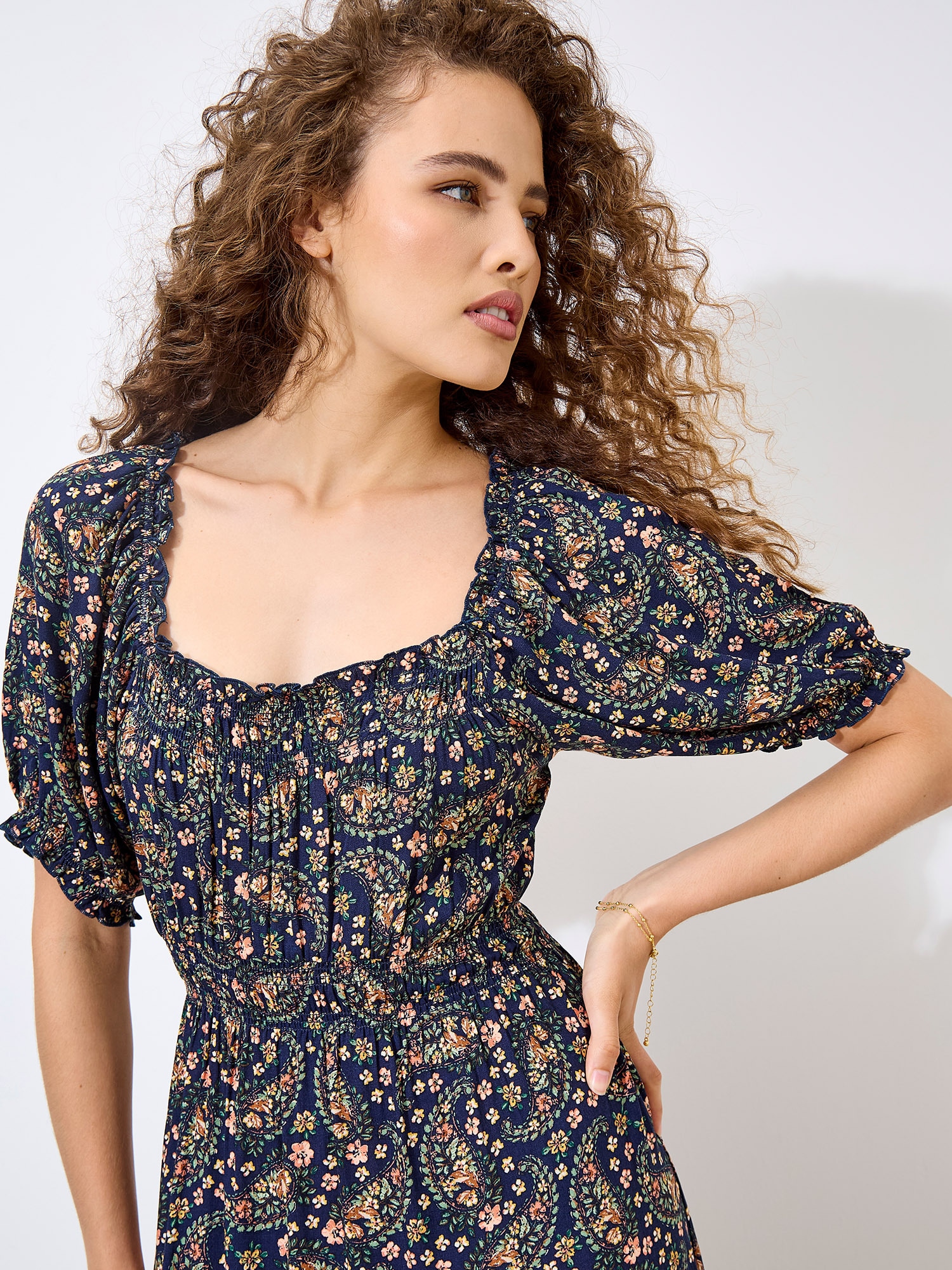 Apricot Maxikleid »Maxikleid« mit elastischen Details