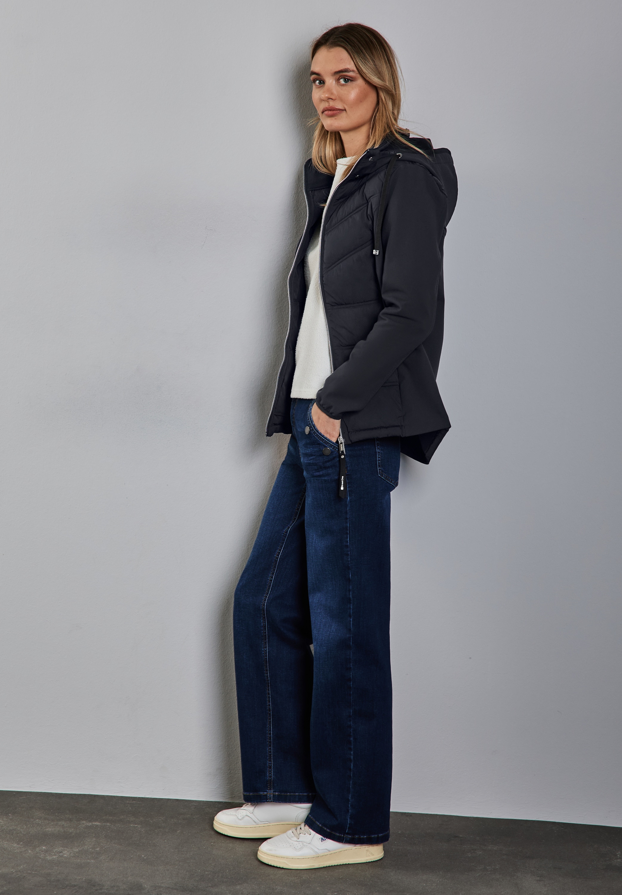 STREET ONE Softshelljacke, mit Kapuze, mit Kapuze und Tunnelzug