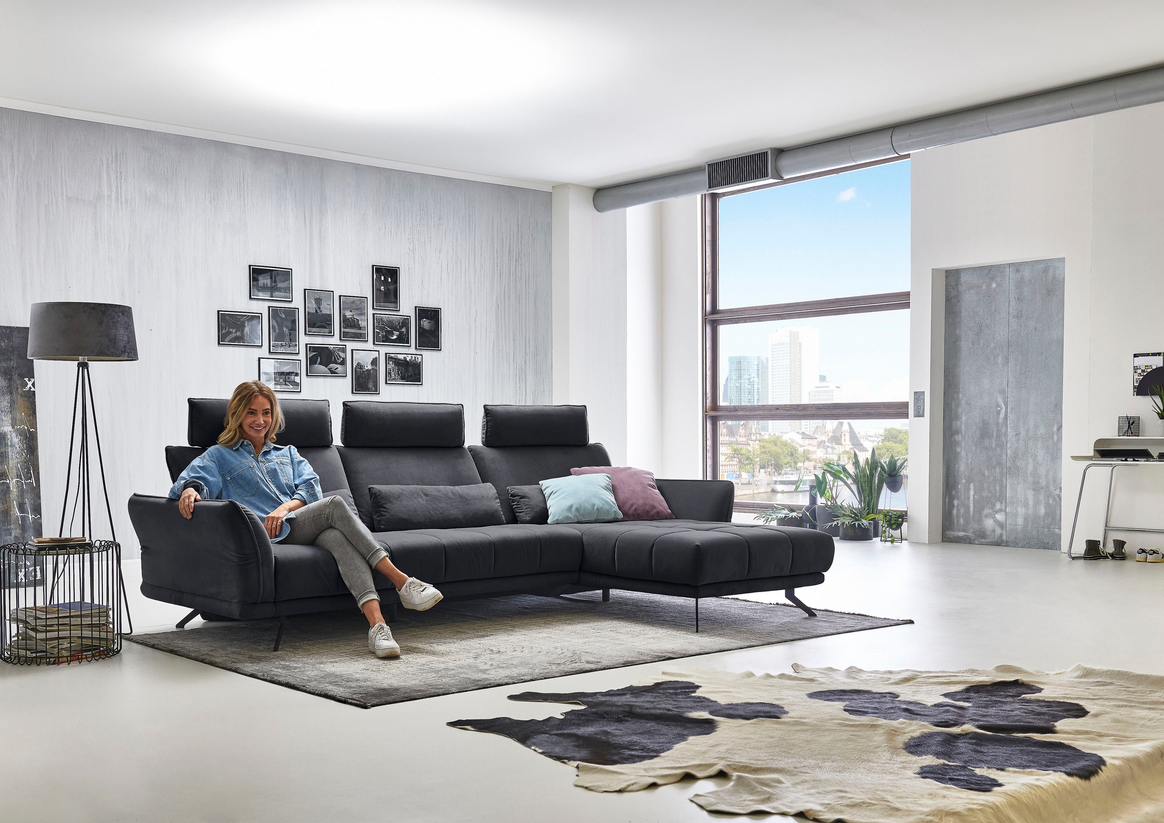 Die PlanBar Ecksofa »MP-IN20041 L-Form«, optional Sitztiefenverstellung und Kopfstützen