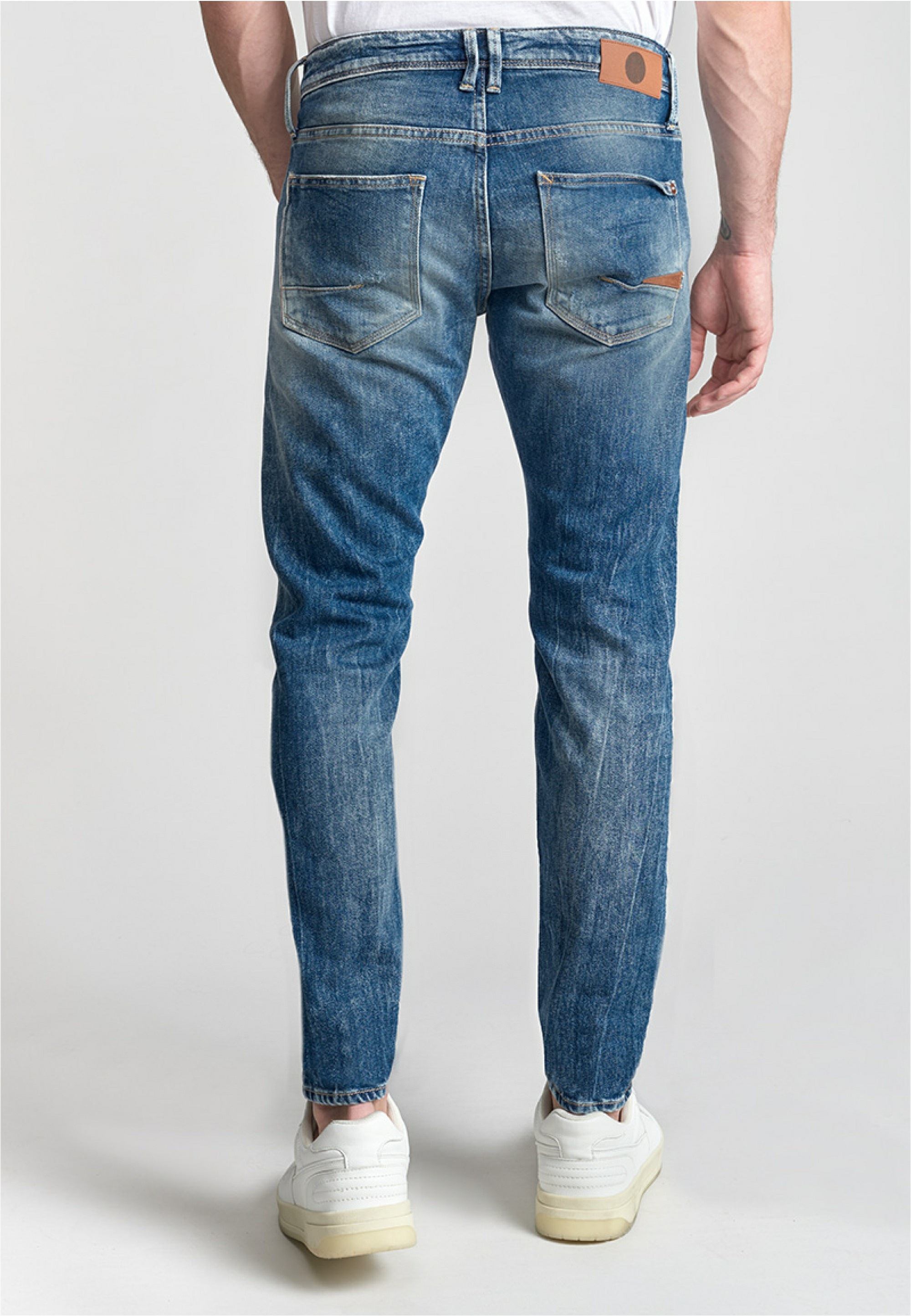 Le Temps Des Cerises Bequeme Jeans »700/11«, mit leichten Destroyed-Elementen