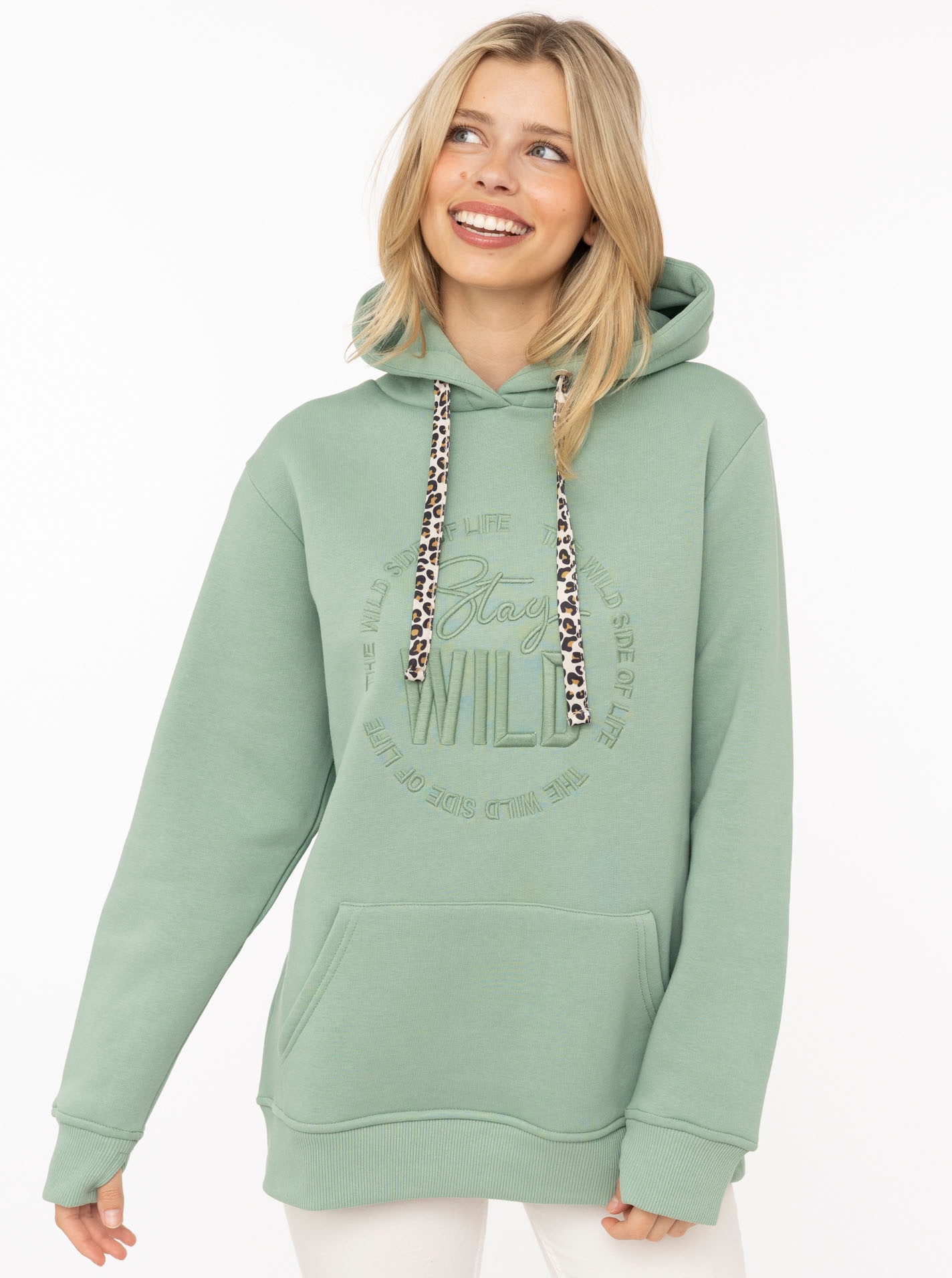 Zwillingsherz Hoodie ""Nelina"", mit Leo Band und schlichter Stickerei "Stay Wild", Kapuze