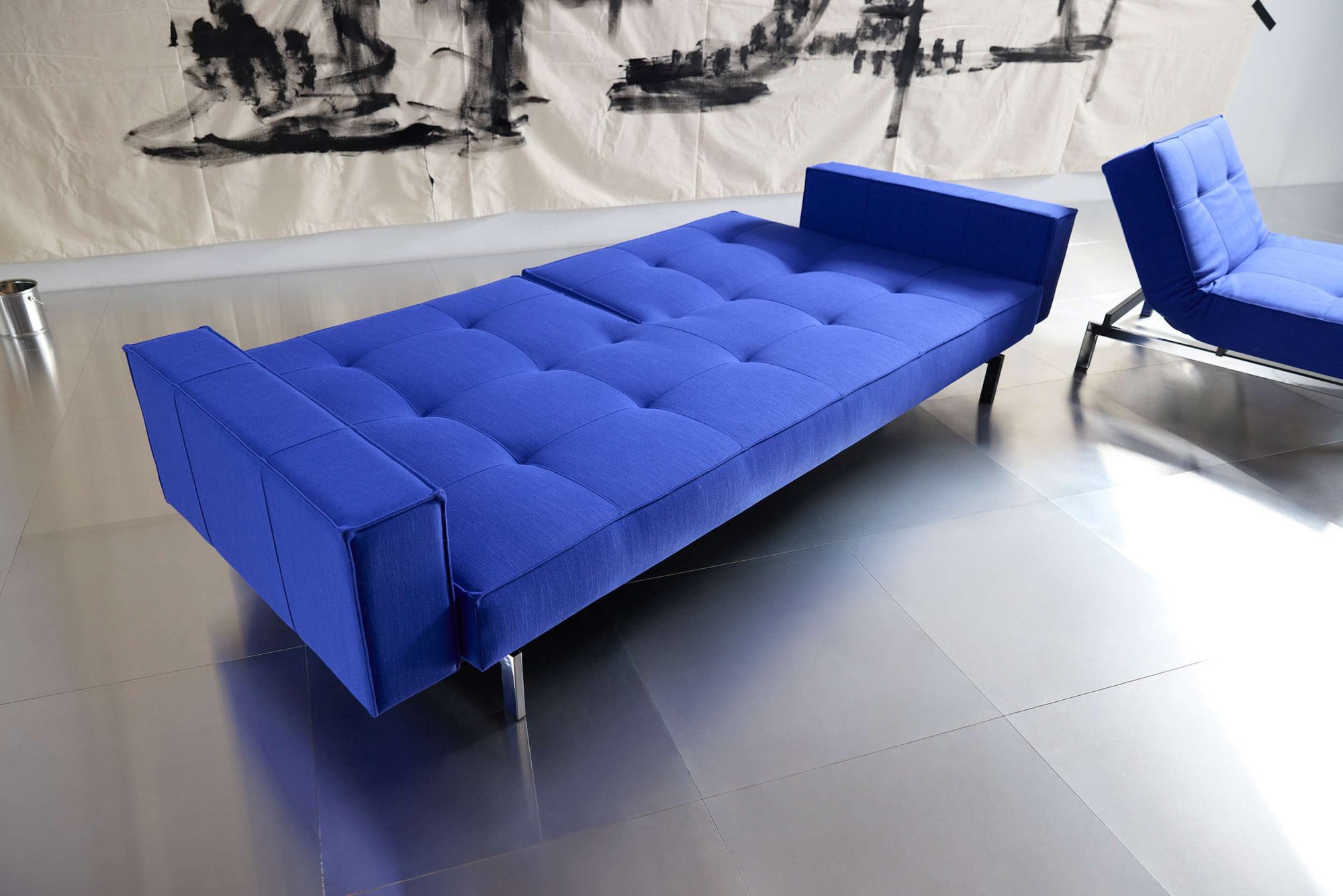 INNOVATION LIVING ™ Schlafsofa »Splitback, Rückenlehnen einzeln verstellbar, mit Federkern« mit chromglänzenden Beinen, in skandinavischen Design