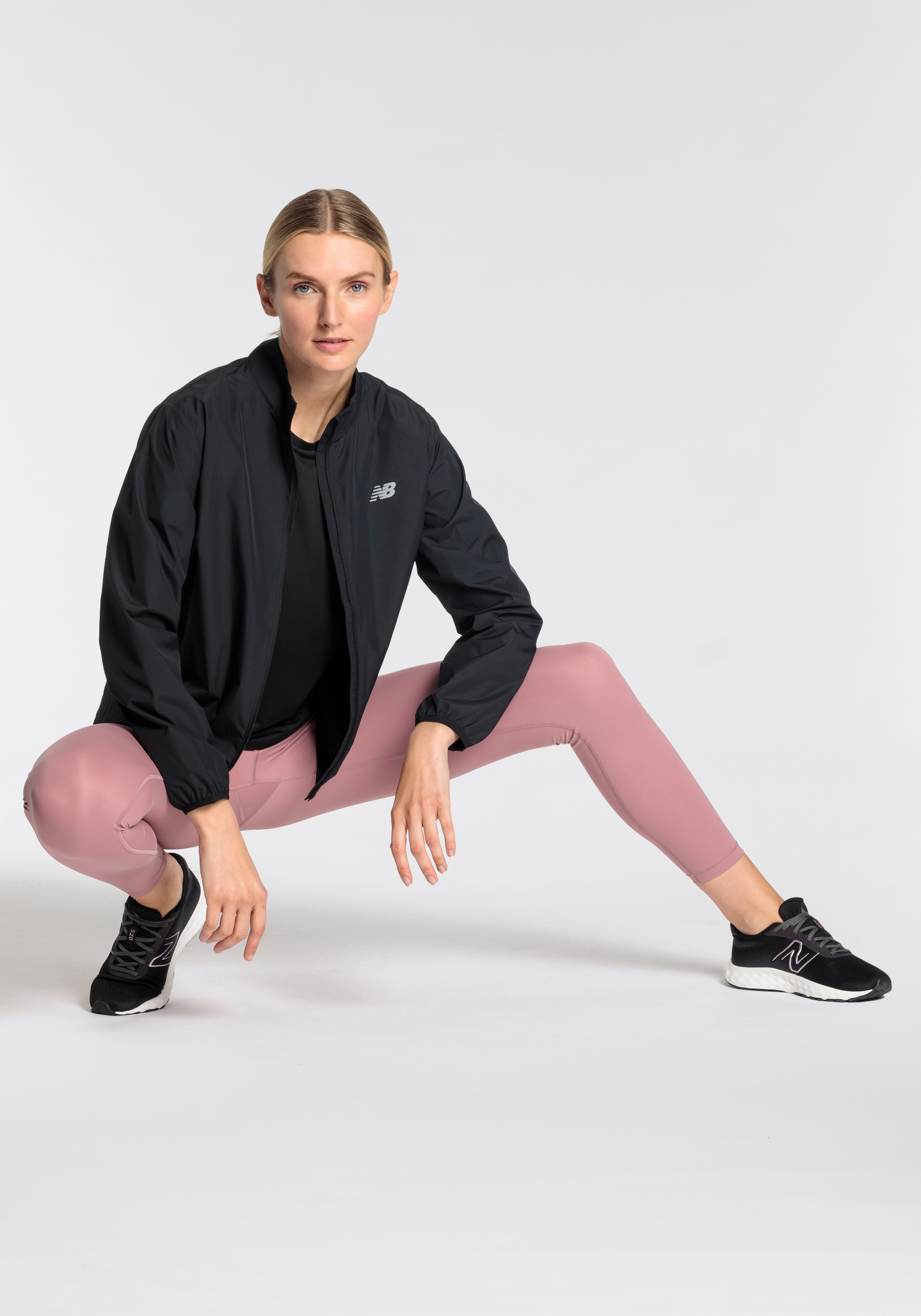 New Balance Laufshirt »Sport Essentials T-Shirt«, mit Markenlogo