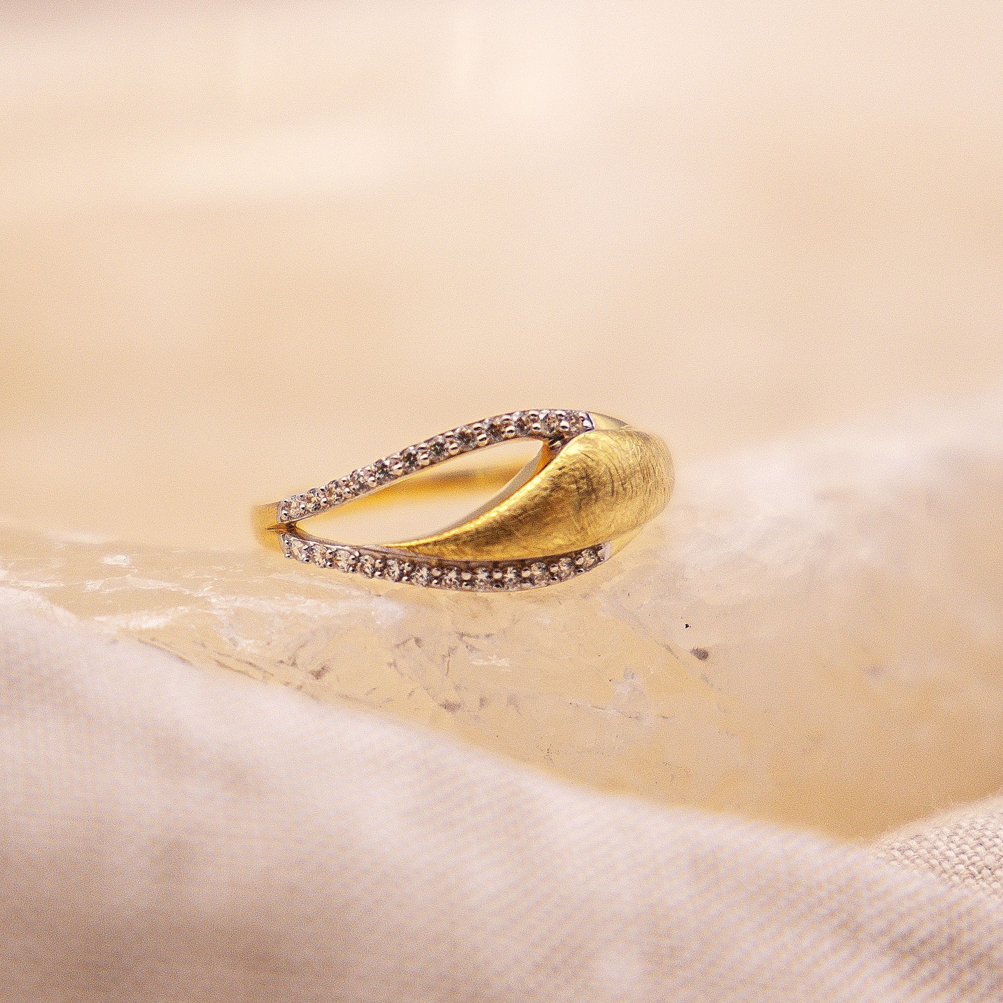 Fascination by Ellen K. 056 (17.8) 585 Gold Ring Yellow 2