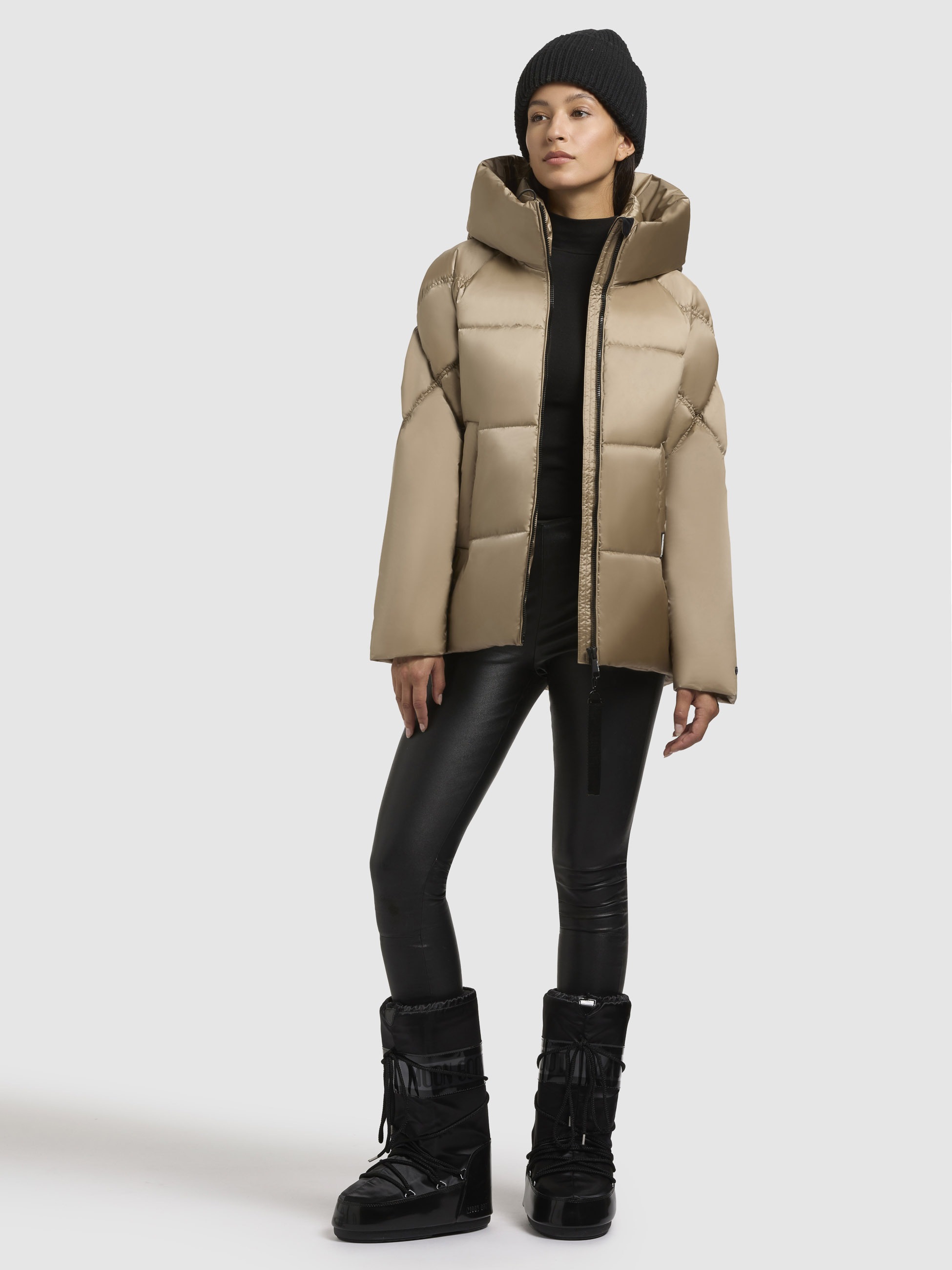khujo Steppjacke »ISETT«, mit Kapuze