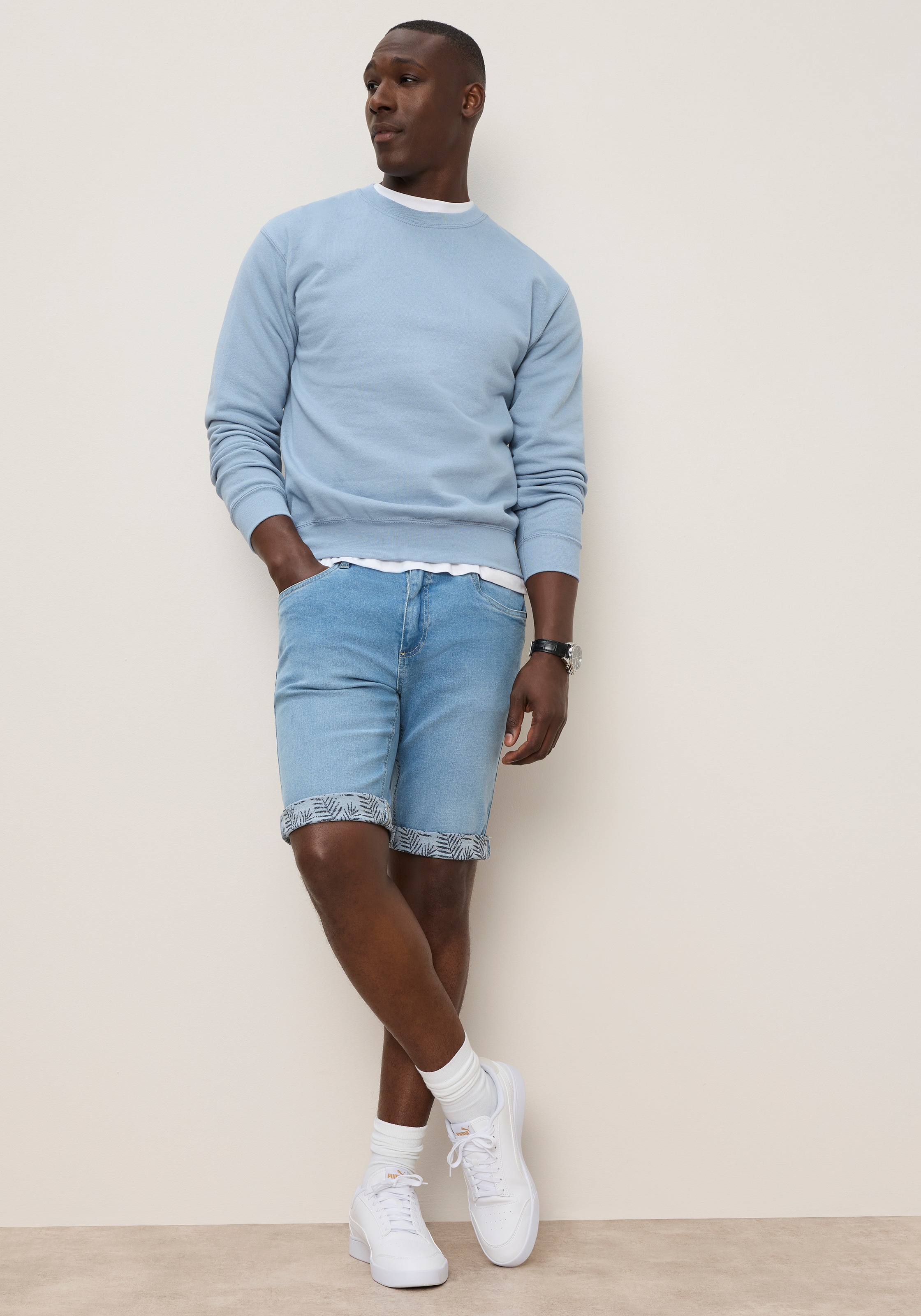 DELMAO Jeansshorts gerade geschnittene Beine, Regular-Fit, kniefreie Länge