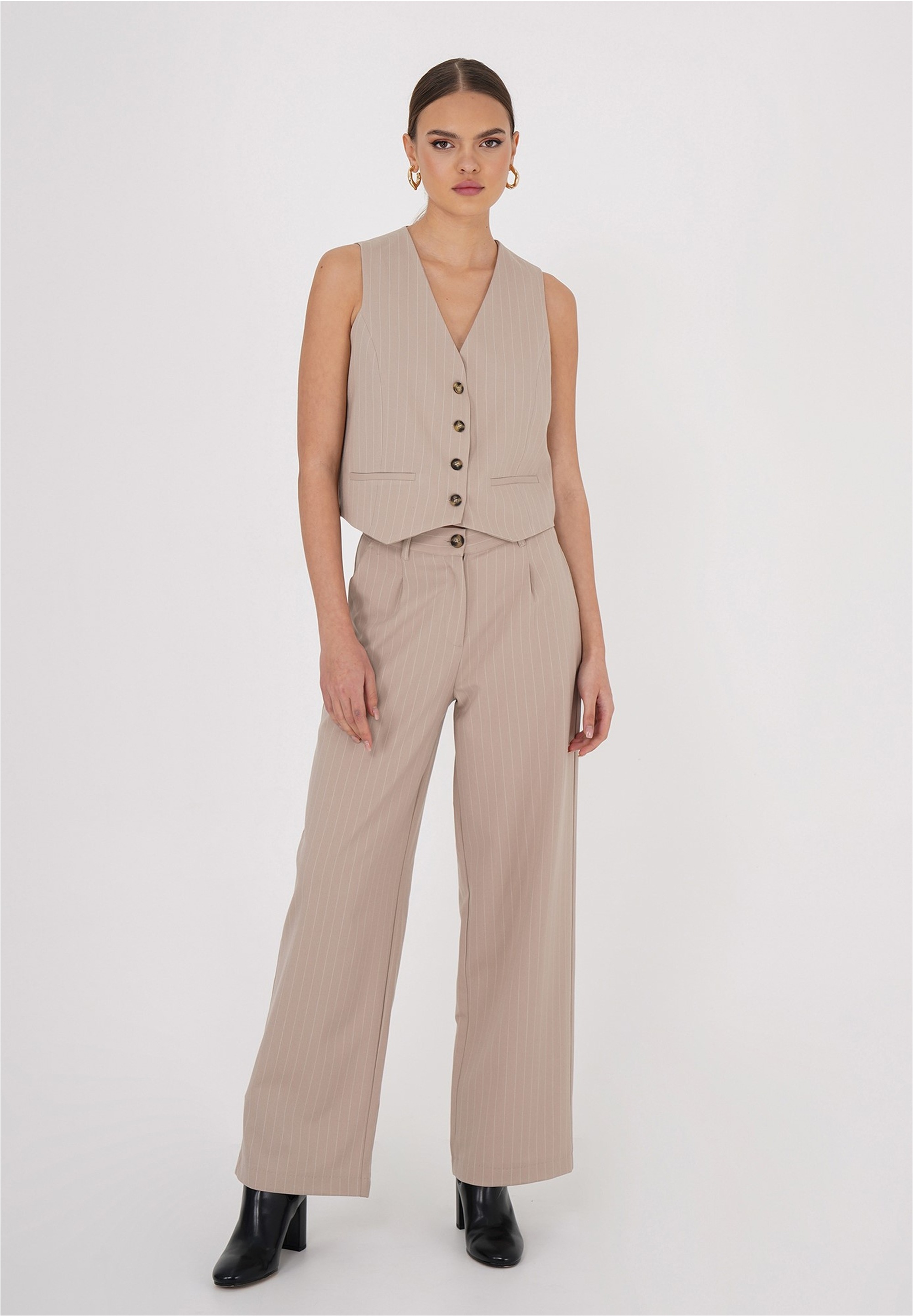 freshlions Stoffhose, (1 tlg.), in klassischem Design