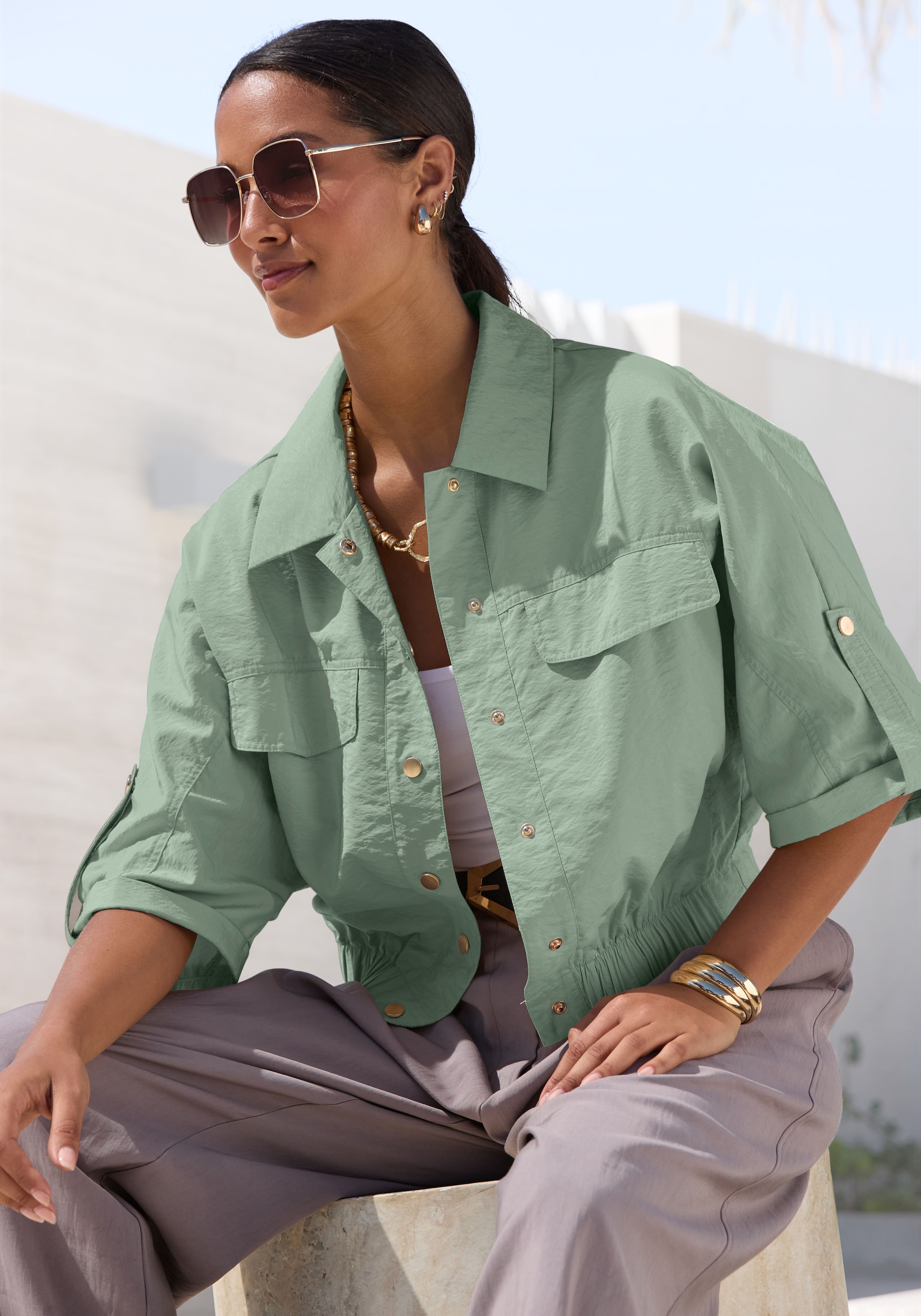LASCANA Blouson »aus leichter Webware mit 3/4-Ärmeln« Sommerjacke, leichte Übergangsjacke, Safarijacke, kurze Blousonjacke