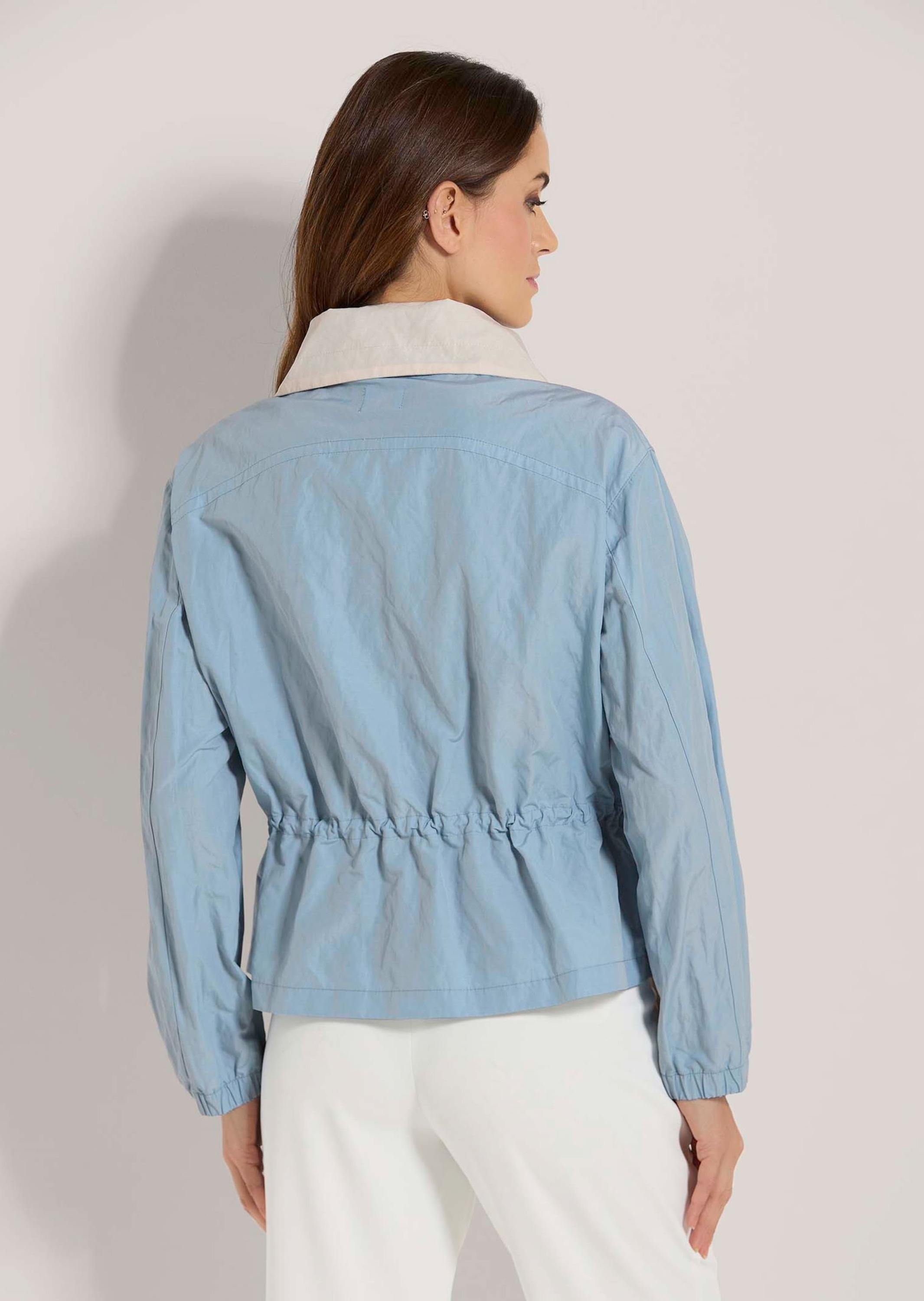 MADELEINE Kurzjacke »Jacke Leichte Outdoor-Jacke mit Reißverschluss«