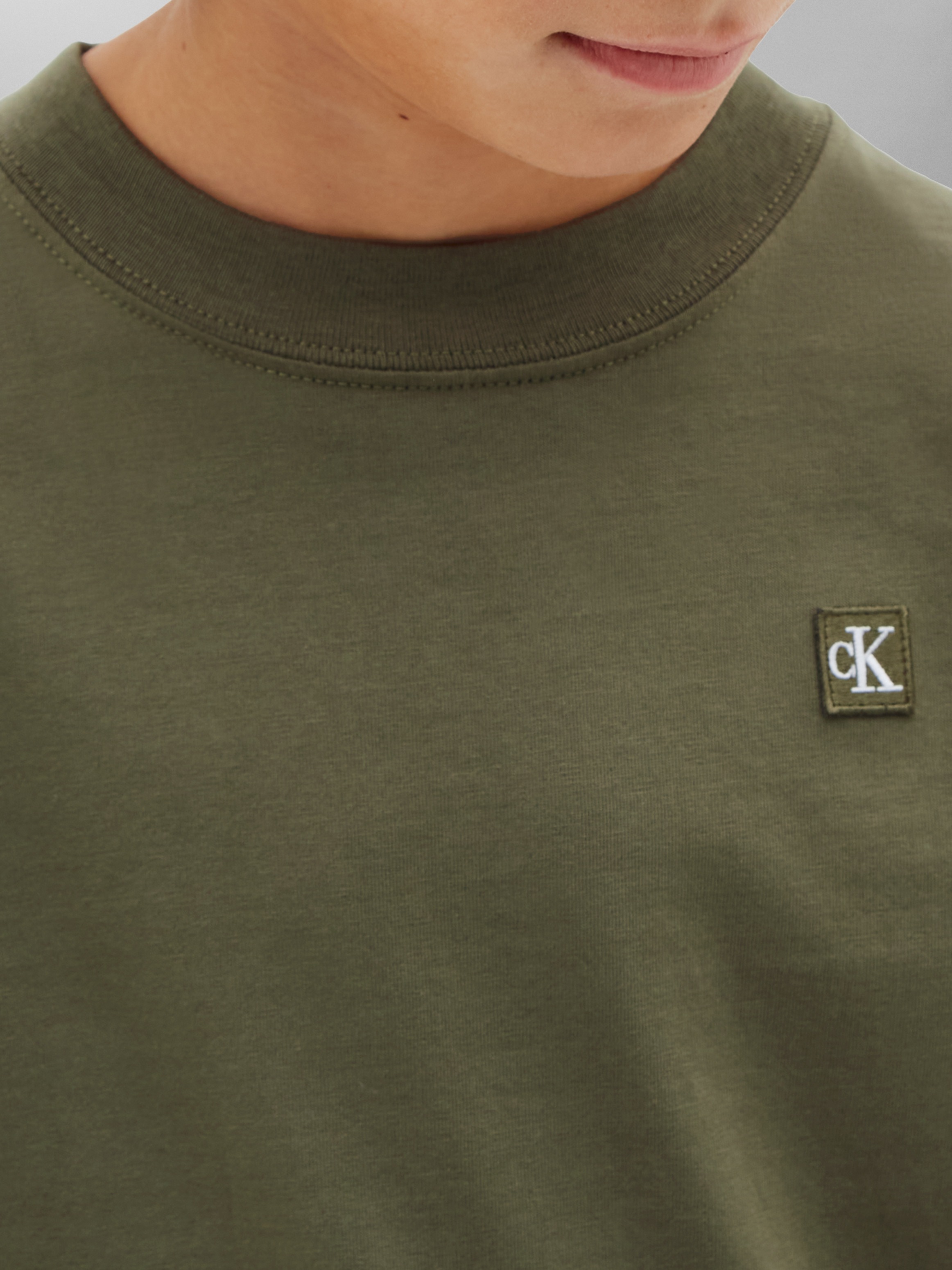 Calvin Klein Jeans T-Shirt »MINI BADGE REGULAR T-SHIRT« Regular fit, Badge