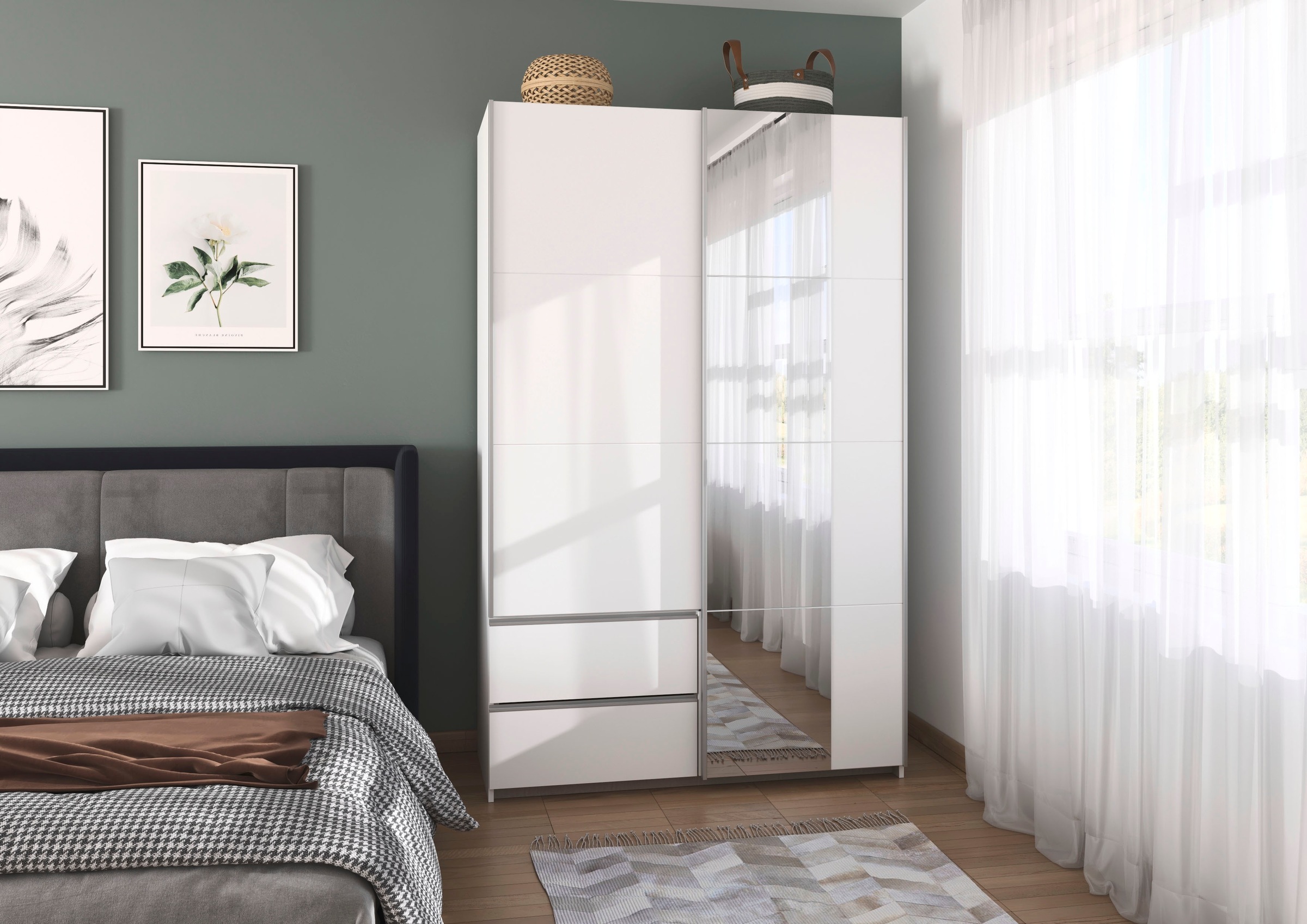 rauch Schwebetürenschrank »Kleiderschrank Schrank Garderobe Wäscheschrank SEVILLA mit Spiegel«, (in 3 verschiedenen Ausstattungen BASIC/CLASSIC/PREMIUM), Metall-Griffleisten alufarben oder Graumetallic MADE IN GERMANY