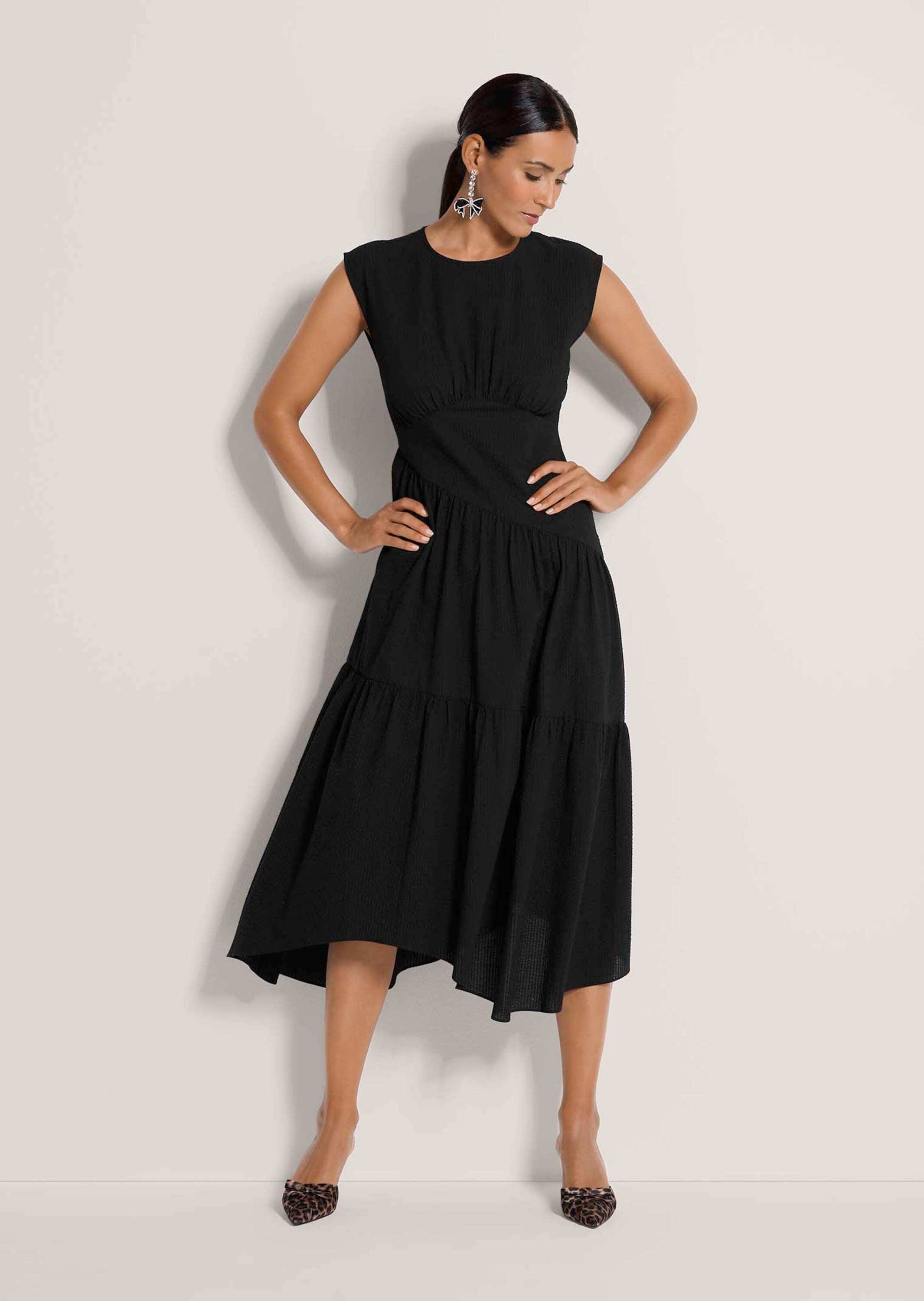 MADELEINE Midikleid »Midikleid Baumwollkleid mit Stufenrock« Kleid mit asymetrischen Stufenrock und modernen Teilungsnähten