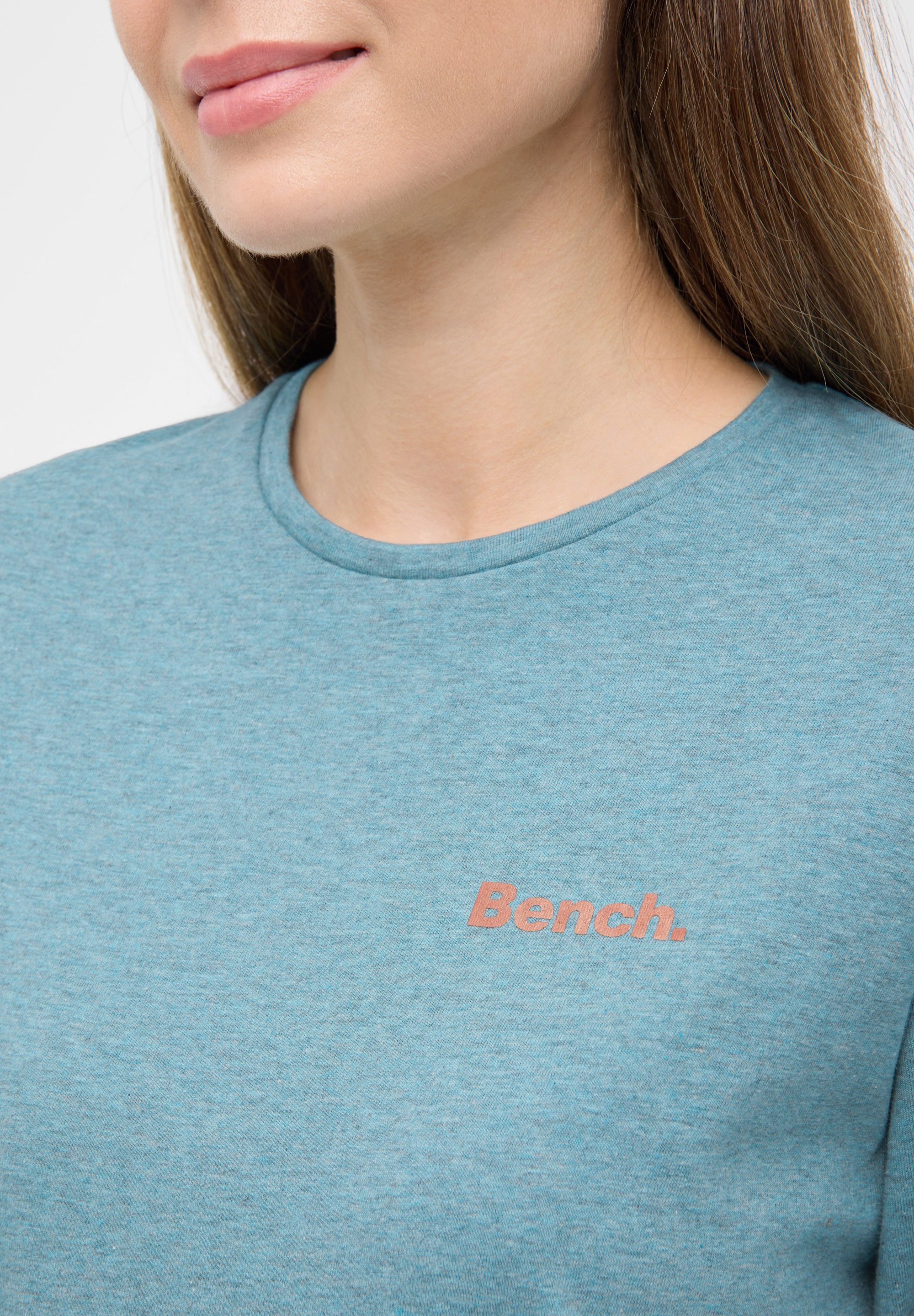 Bench. 3/4-Arm-Shirt »ROMILEY«, tailliertes Basic mit 3/4 Arm und Logoprint im Metallic-Holo Stil