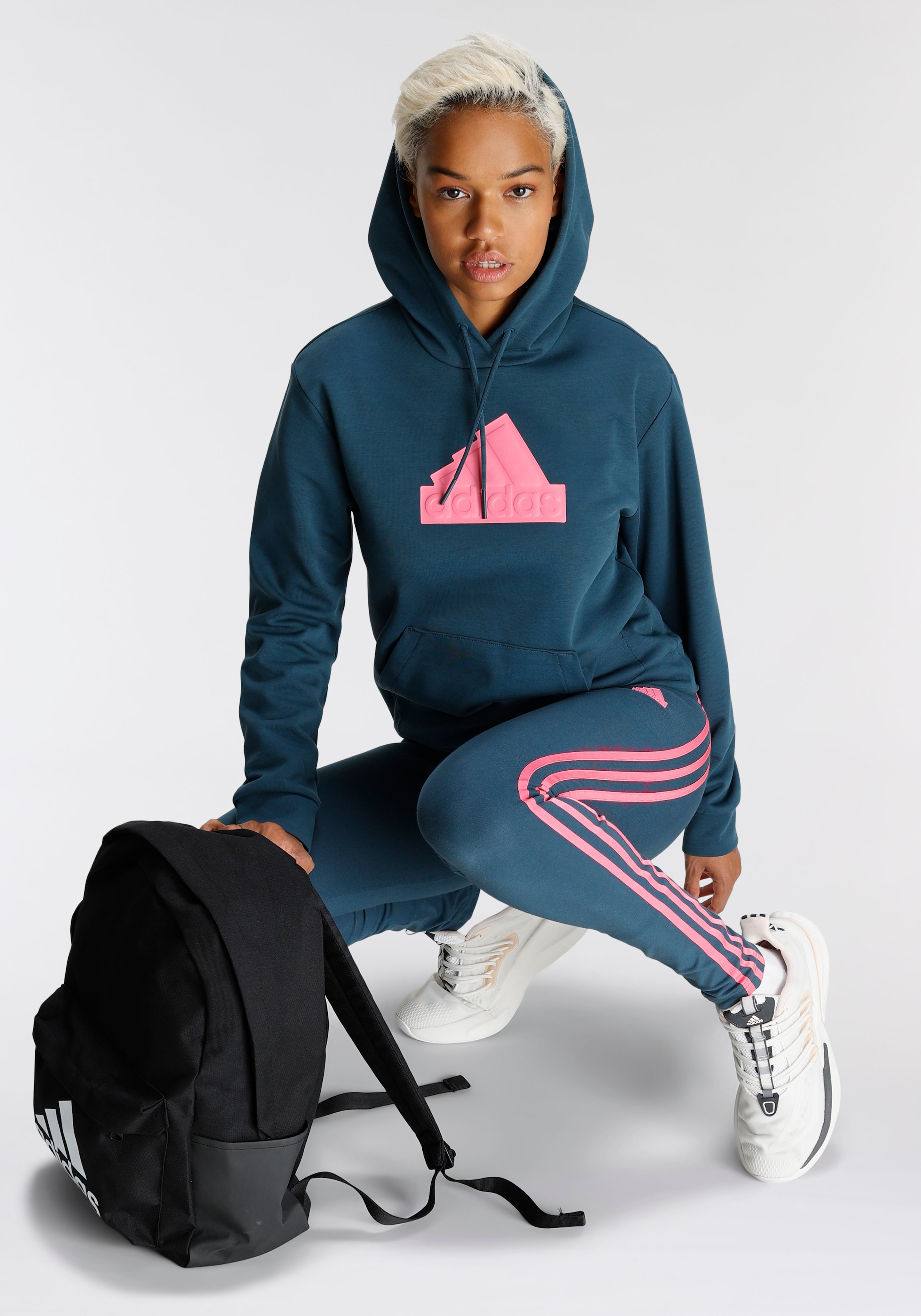 adidas Sportswear OF BOMBER HOODIE« | bestellen SPORT BAUR »FUTURE BADGE online Kapuzensweatshirt ICONS