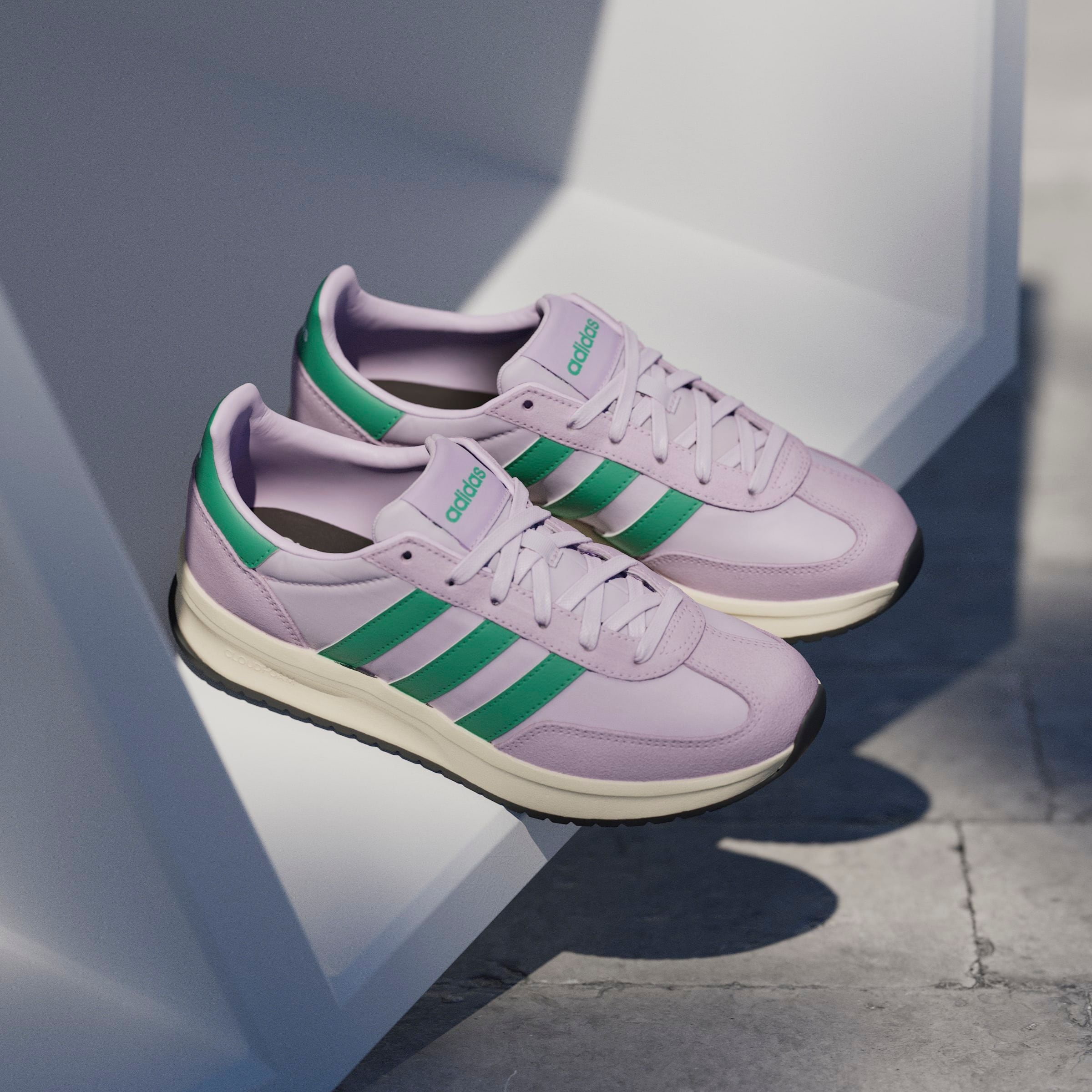 adidas Sportswear Sneaker »RUN 70S 2.0«, inspiriert vom Design des SL72