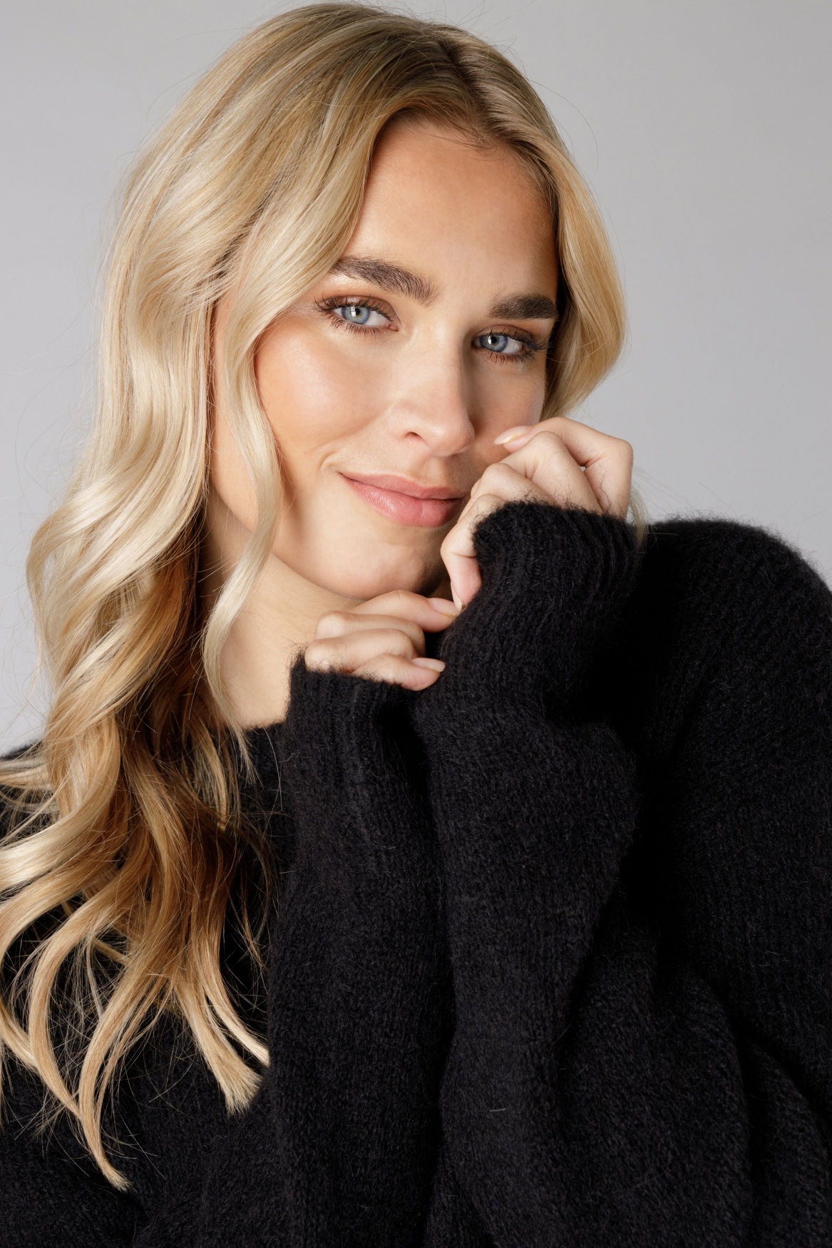 Thumbnail - Base Level Strickpullover "Yana" mit Wolle