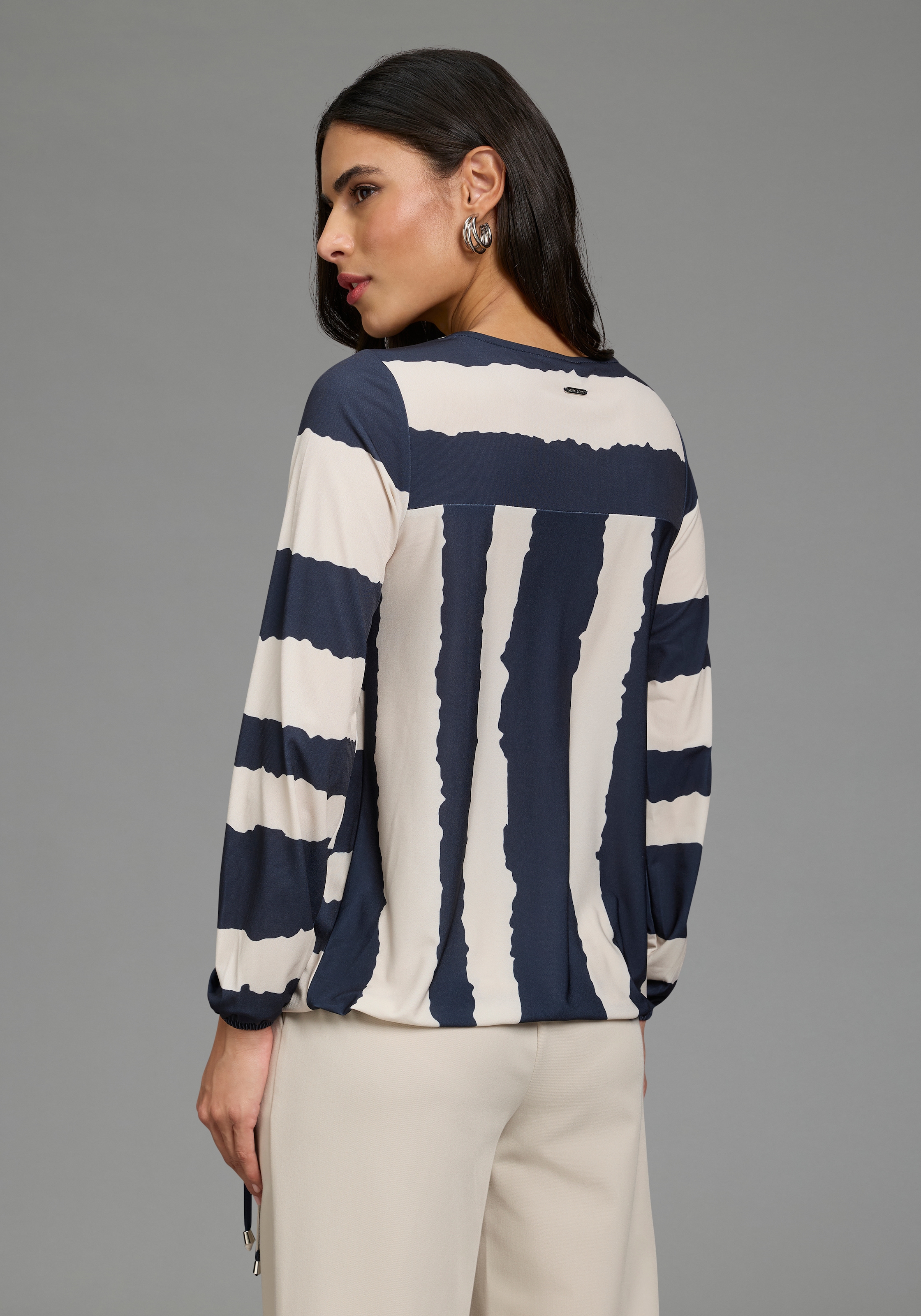 Laura Scott Langarmshirt figurumschmeichelnde Passform, mit Rundhalsausschnitt
