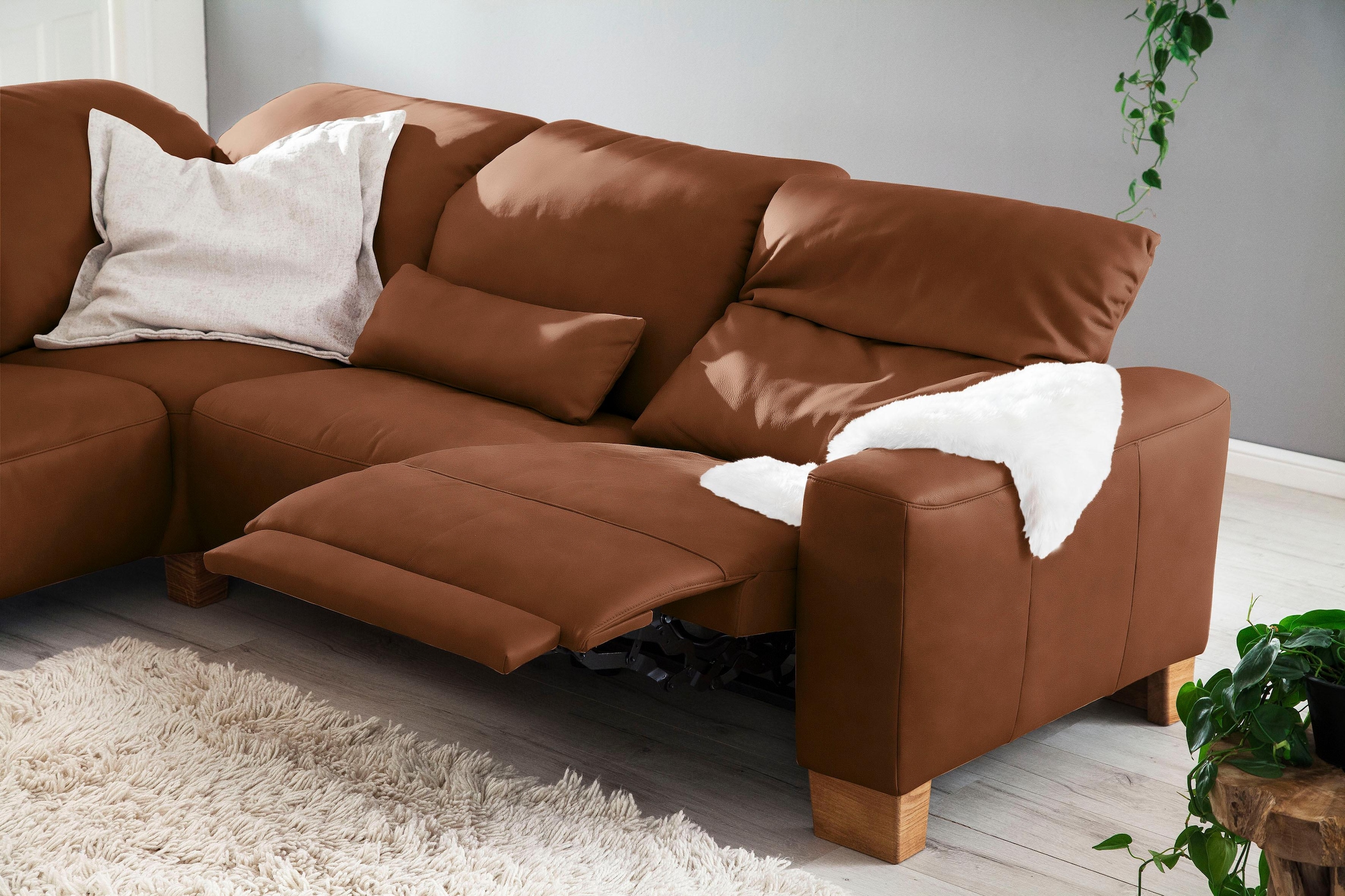 Home affaire Ecksofa »Juist L-Form«, mit Kopfteilverstellung und schwarzen Metallkufen