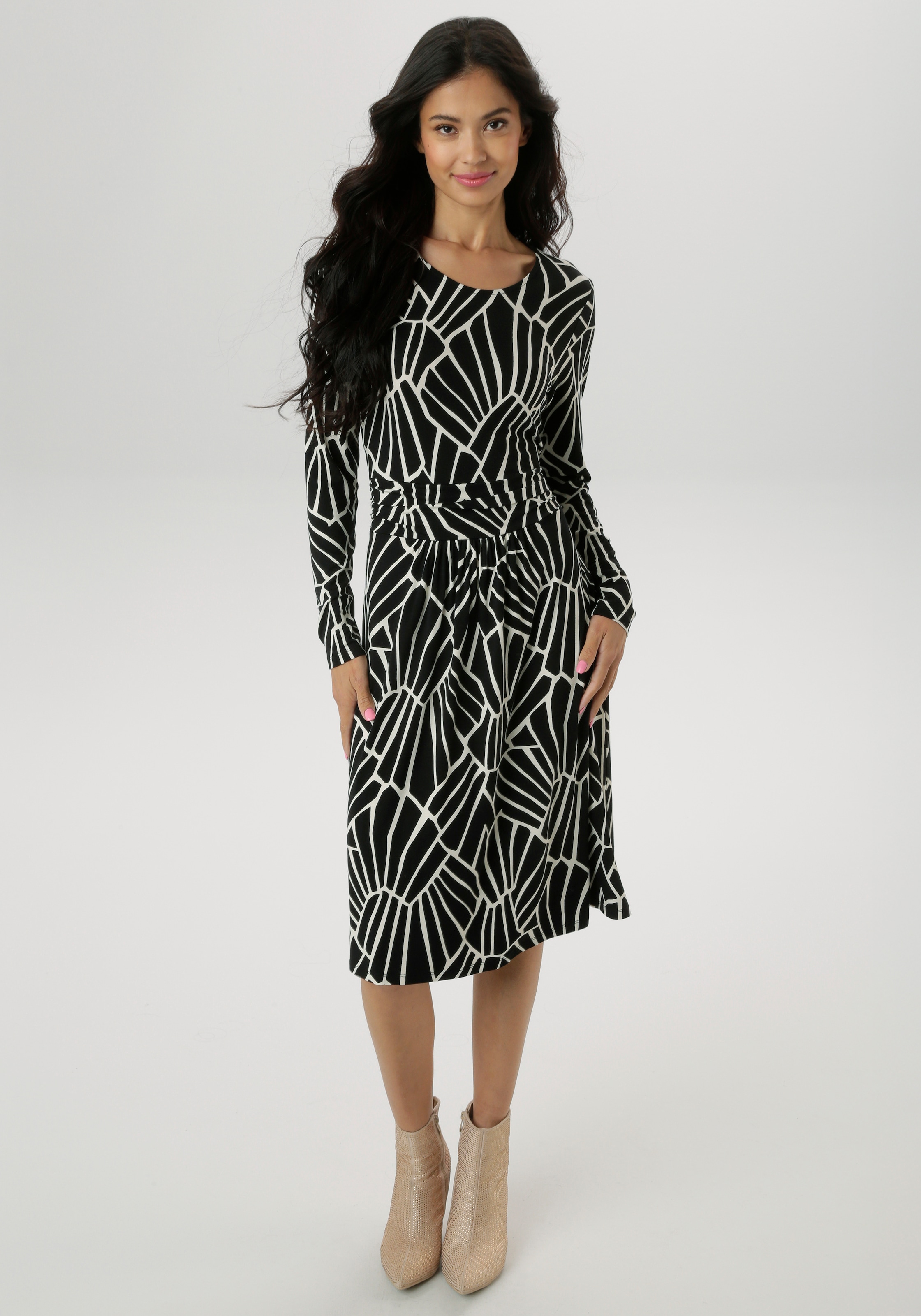 Aniston SELECTED Jerseykleid im grafischen Musterdessin und gerafftem Taill günstig online kaufen