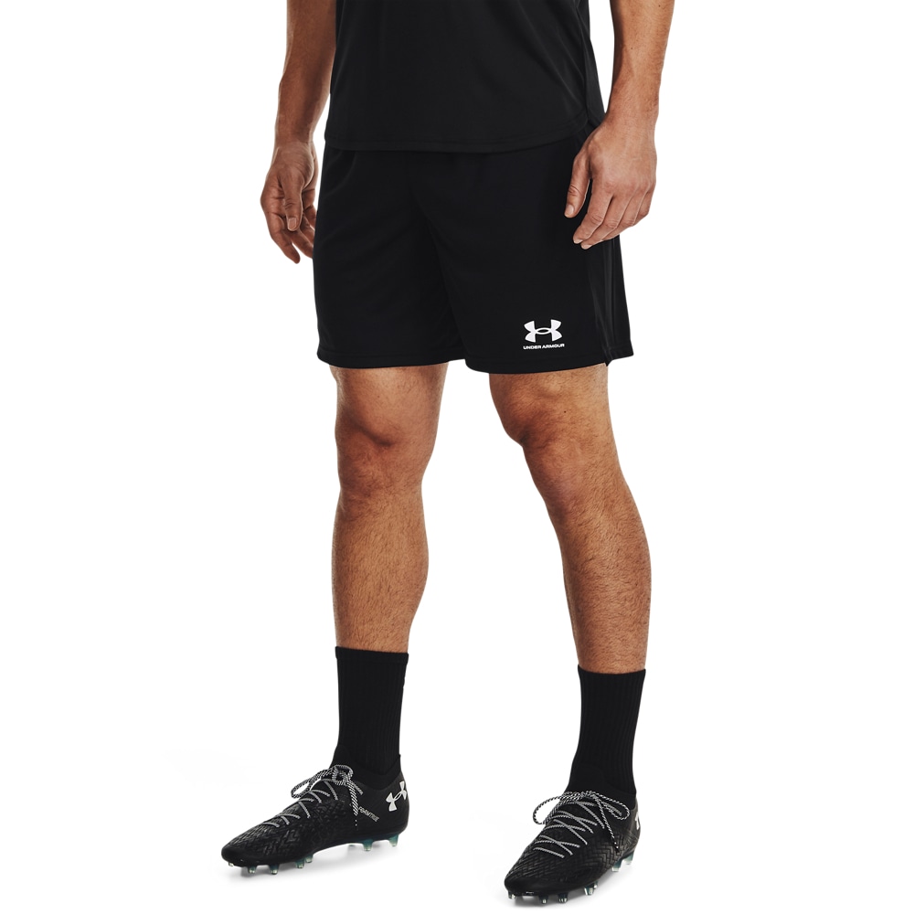 Under Armour Shorts "UA M CHALLENGER CORE SHORT" für Fußball, aus Polyester, auch in großen Größen