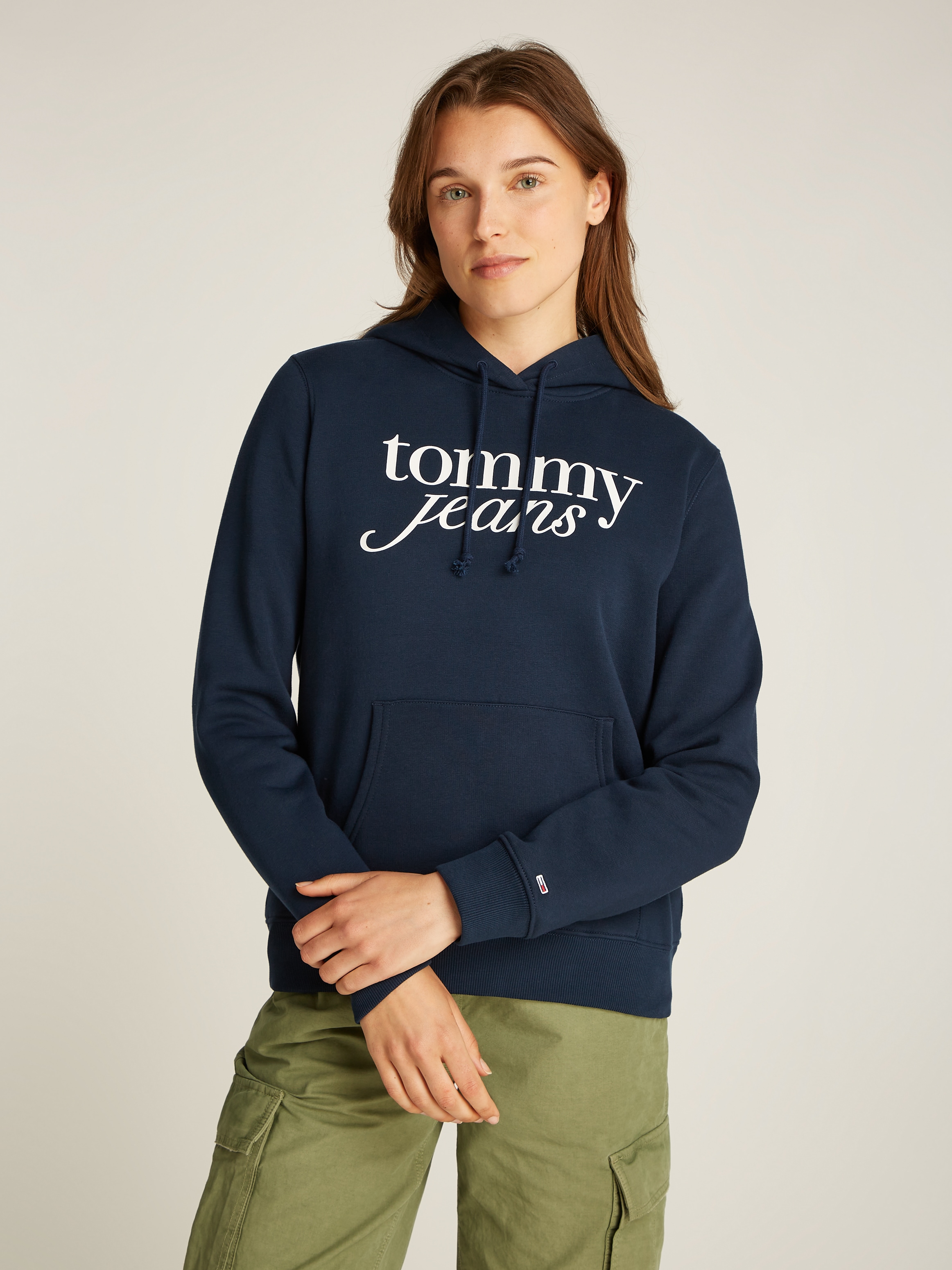 Tommy Jeans Hoodie "TJW REG ESS LOGO HOODIE EXT", mit Logodruck, Stickerei günstig online kaufen