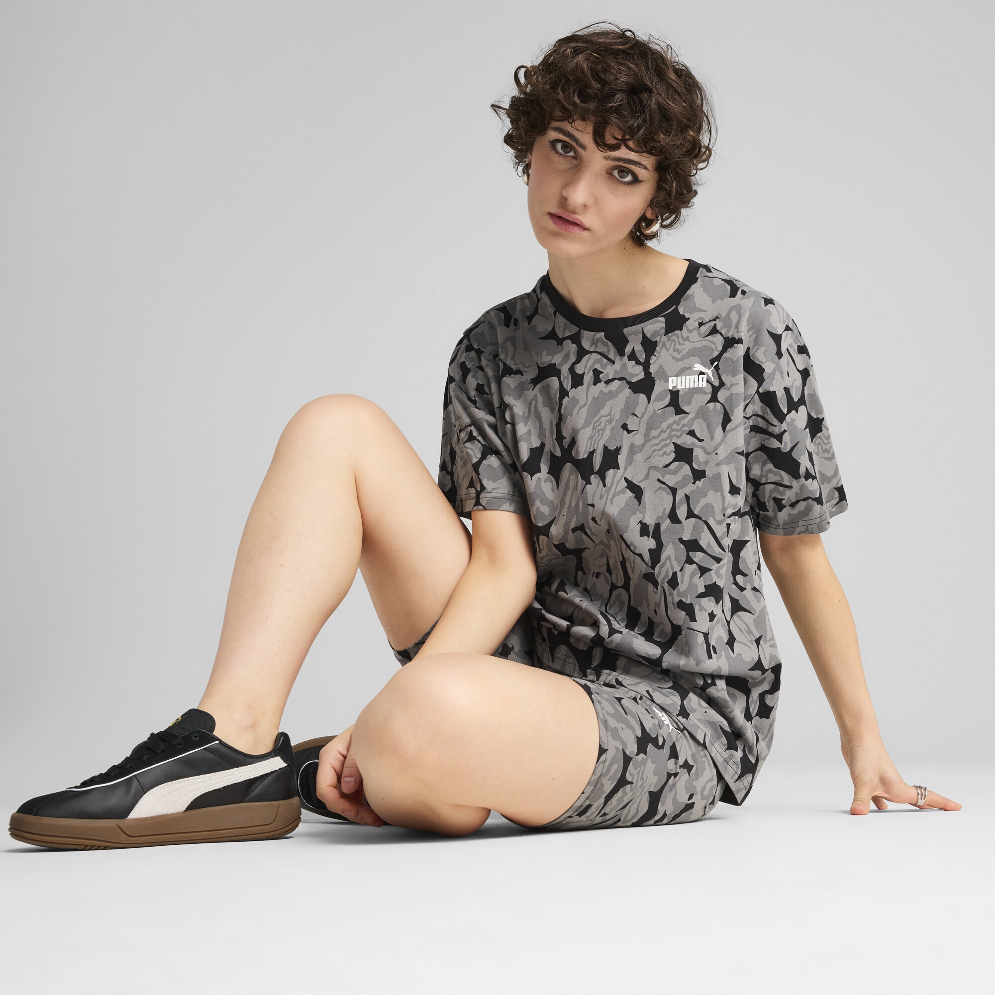 PUMA T-Shirt »ESS NATURE 2.0 Relaxed AOP T-Shirt Damen«