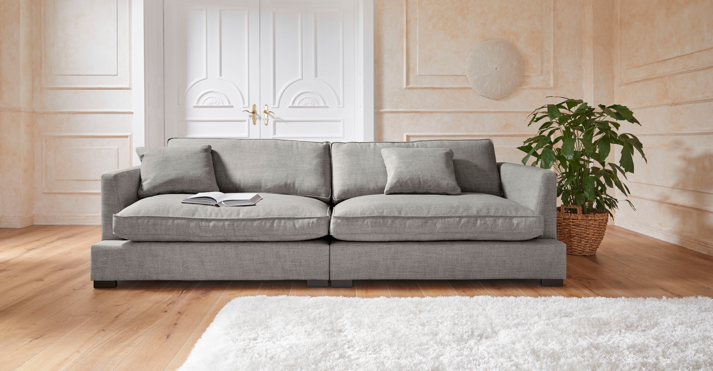 Guido Maria Kretschmer Home&Living Big-Sofa "Annera", weicher Sitzkomfort, mit extra tiefen Sitzflächen, Füllung mit Fed