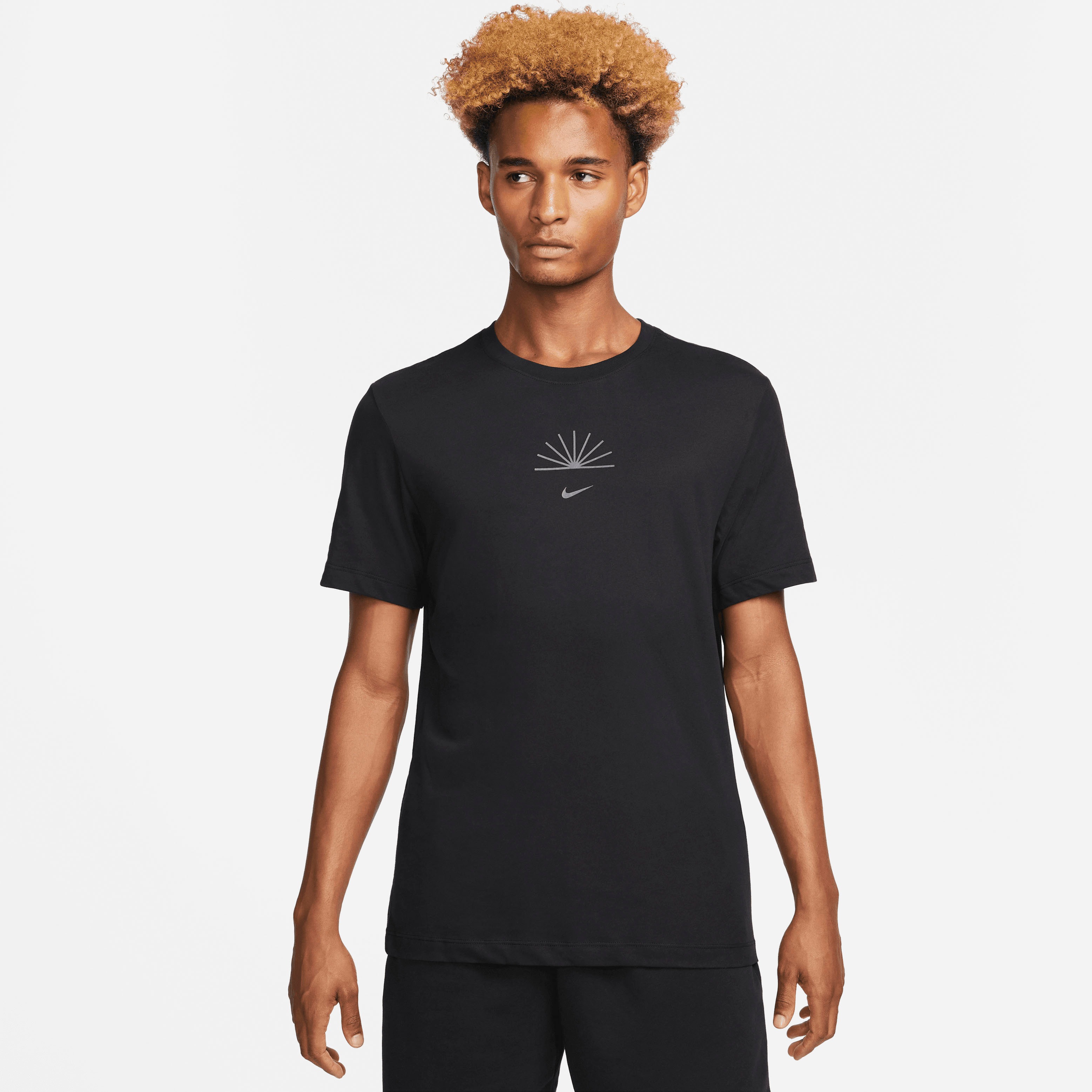 Nike Yogashirt Dri-FIT Men's Yoga T-Shirt schwarz Herren Shirts