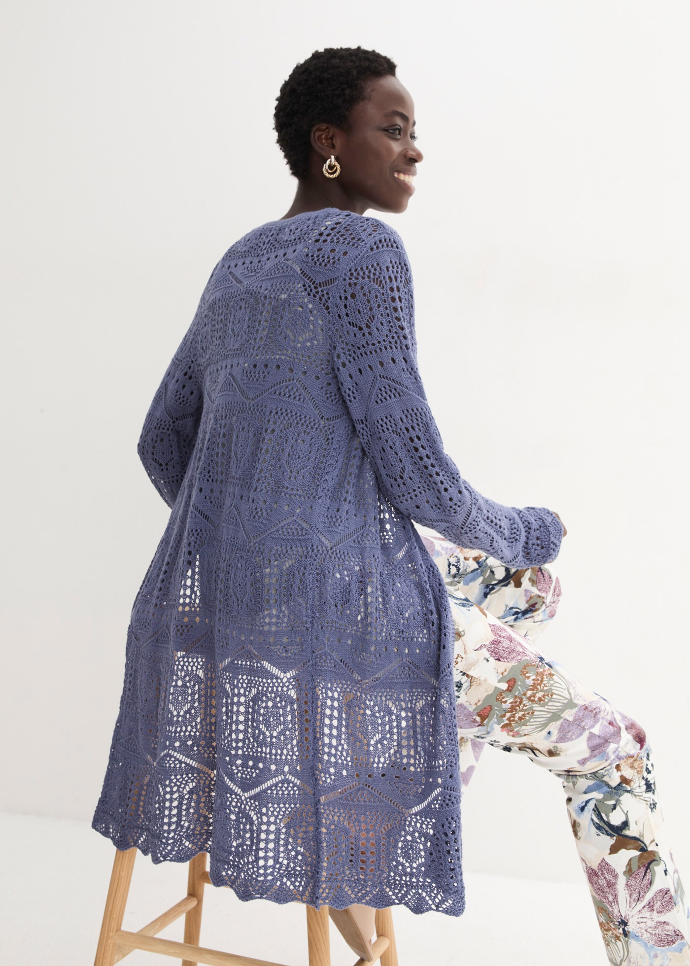 bonprix Longstrickjacke 1 tlg. lockere Passform, mit femininem Lochmuster, günstig online kaufen